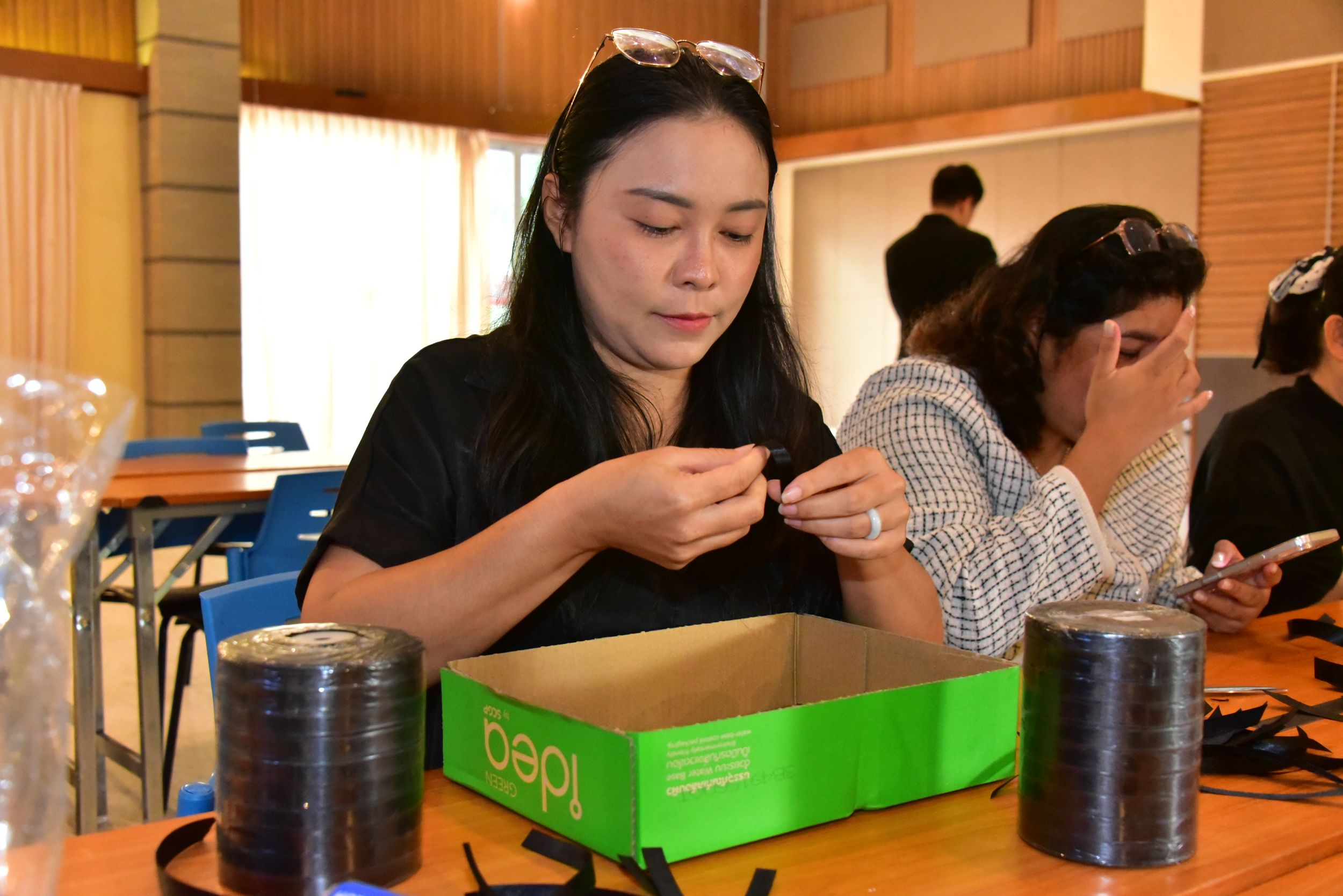 20251105 ร่วมประดิษฐ์ริบบิ้นดำ_02