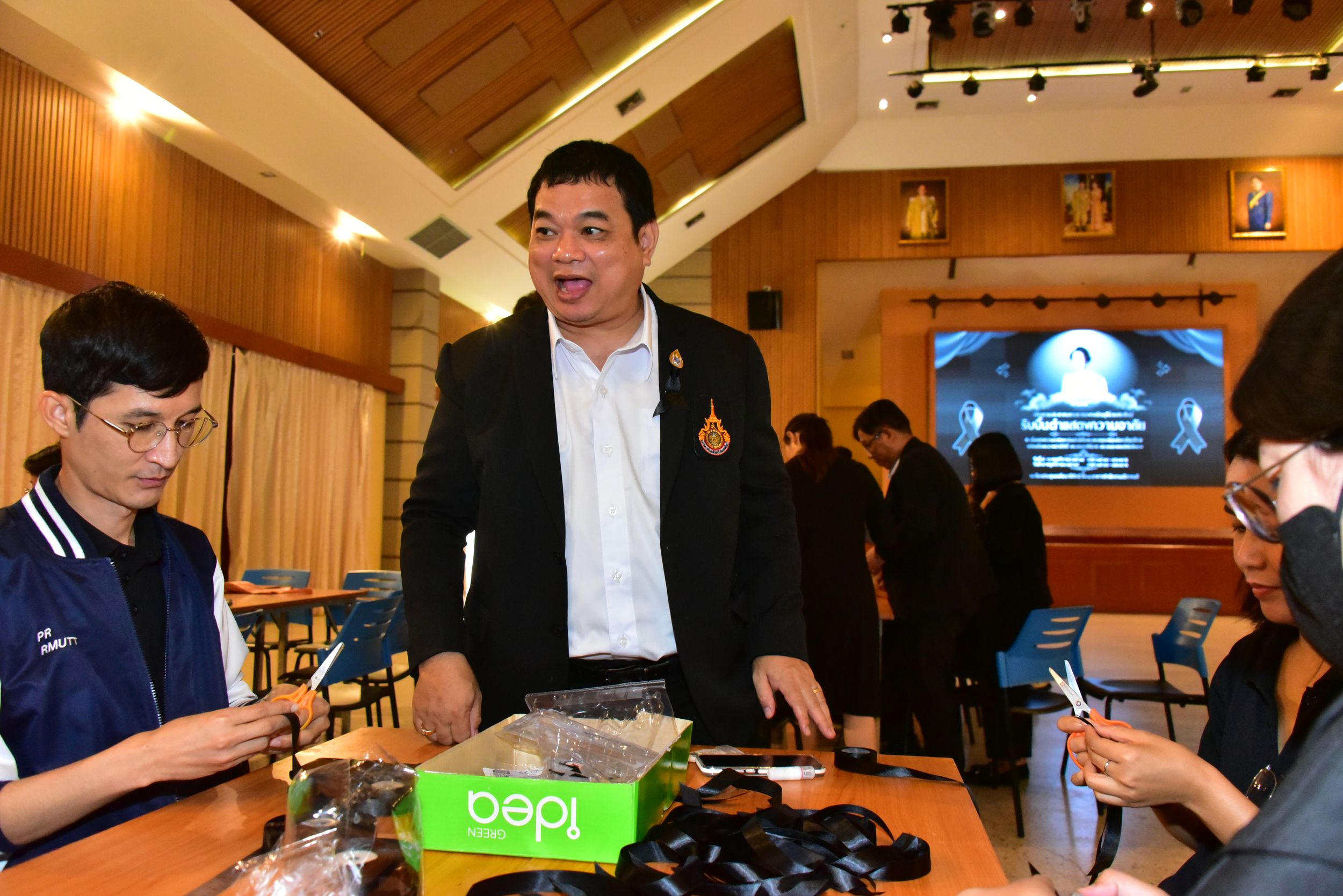 20251105 ร่วมประดิษฐ์ริบบิ้นดำ_101