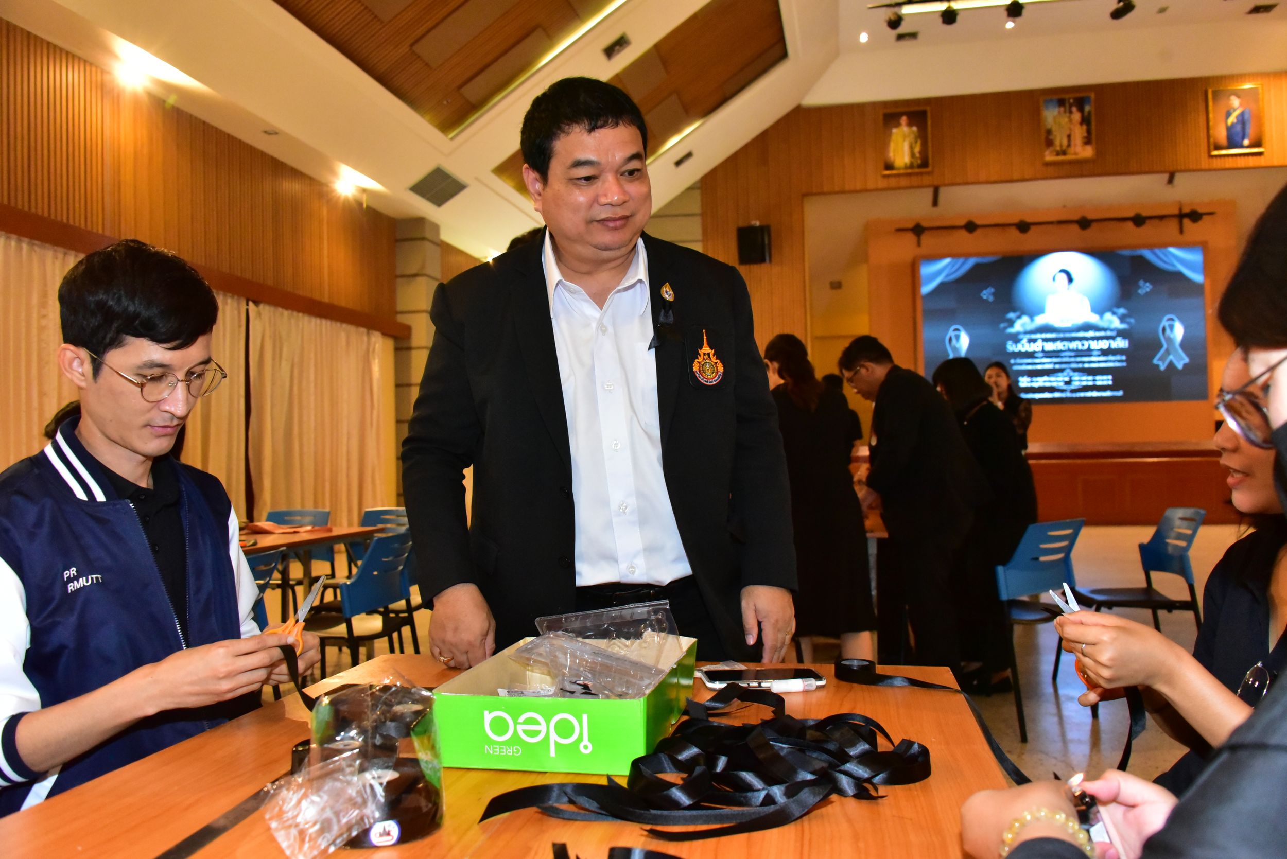 20251105 ร่วมประดิษฐ์ริบบิ้นดำ_102