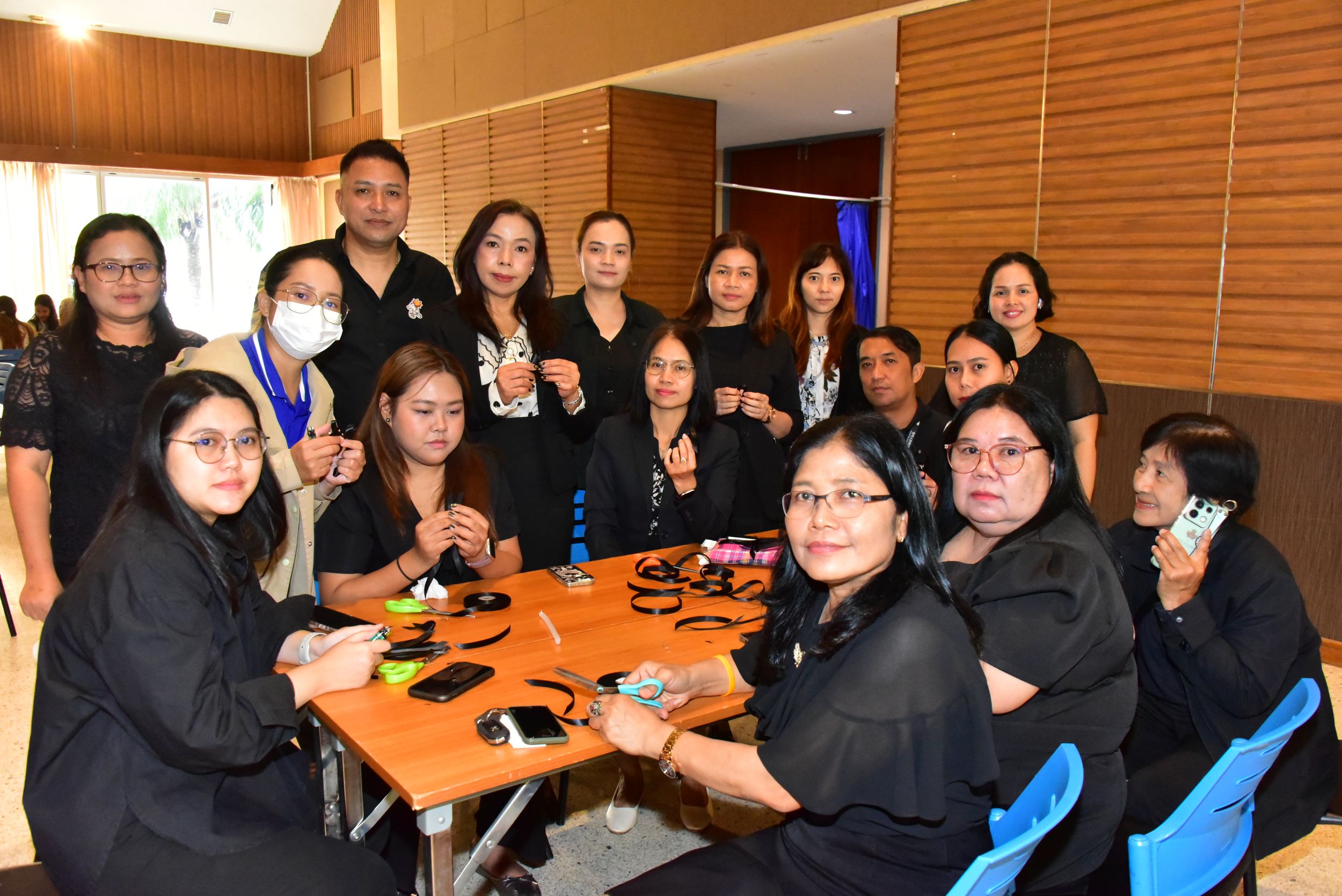 20251105 ร่วมประดิษฐ์ริบบิ้นดำ_114