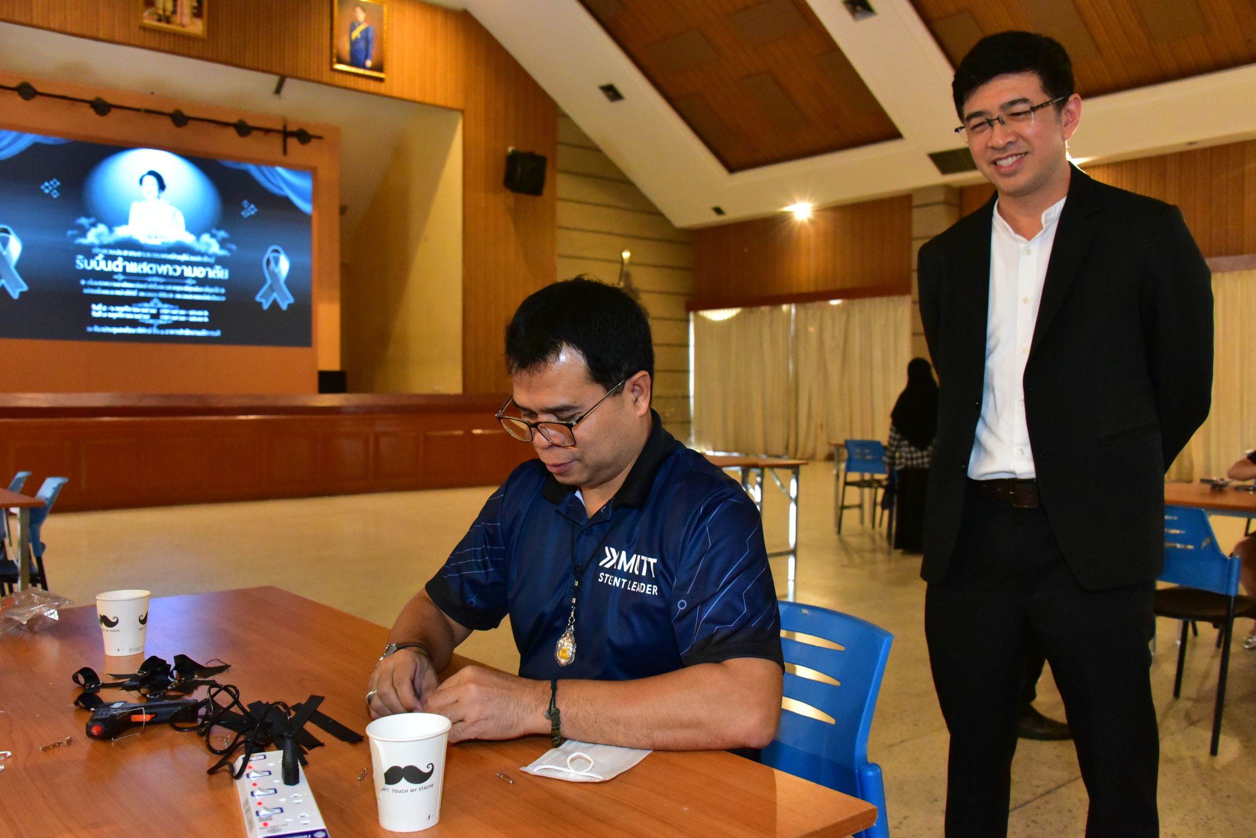 20251105 ร่วมประดิษฐ์ริบบิ้นดำ_12