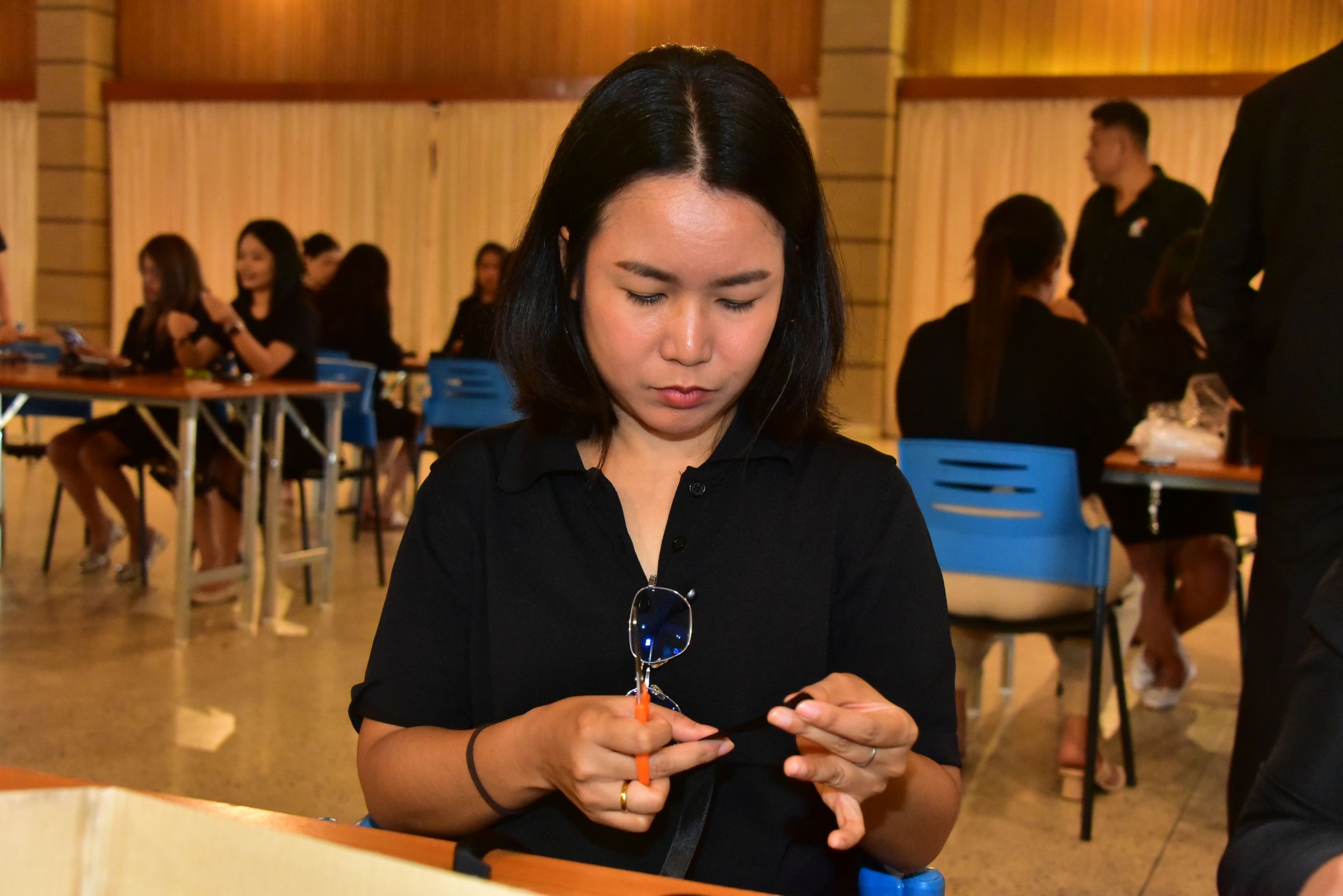 20251105 ร่วมประดิษฐ์ริบบิ้นดำ_16