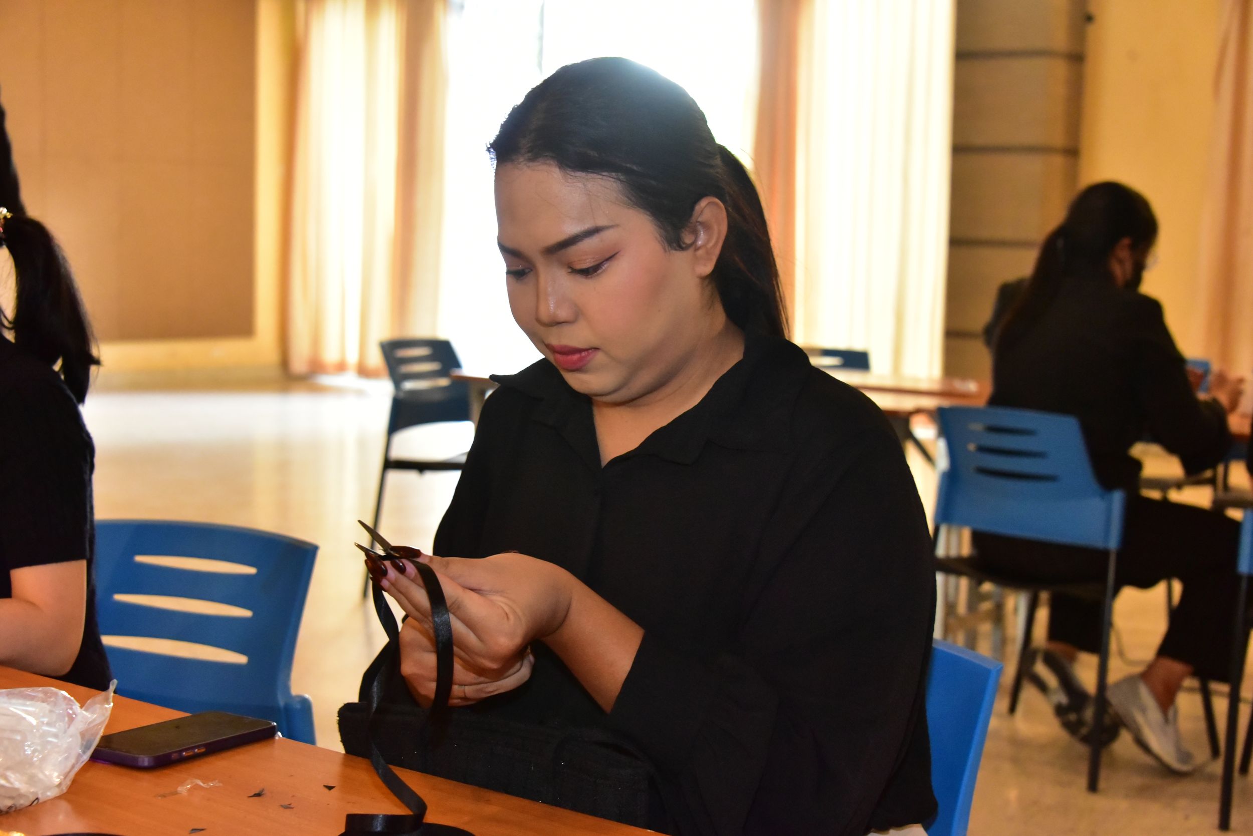 20251105 ร่วมประดิษฐ์ริบบิ้นดำ_19