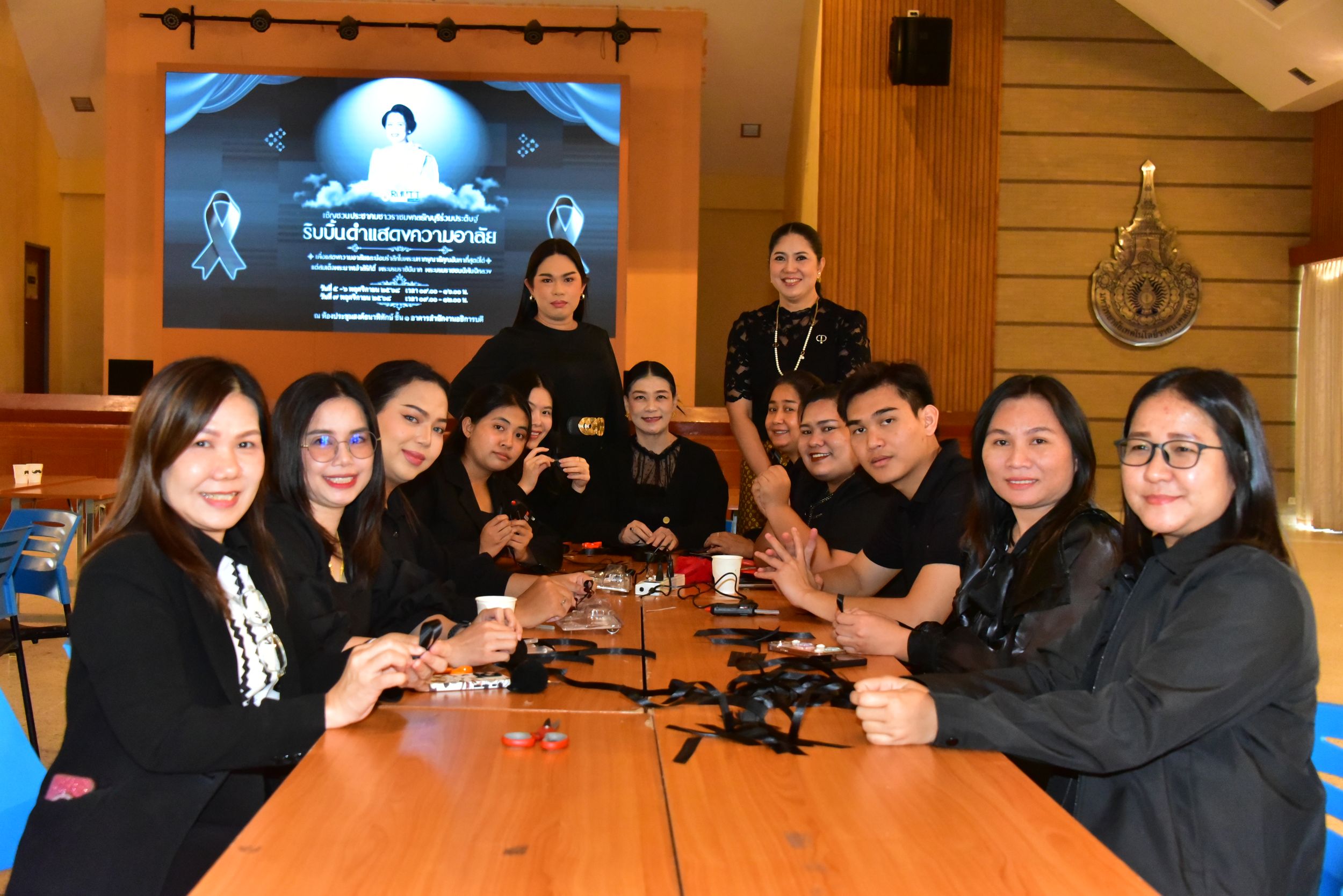 20251105 ร่วมประดิษฐ์ริบบิ้นดำ_33