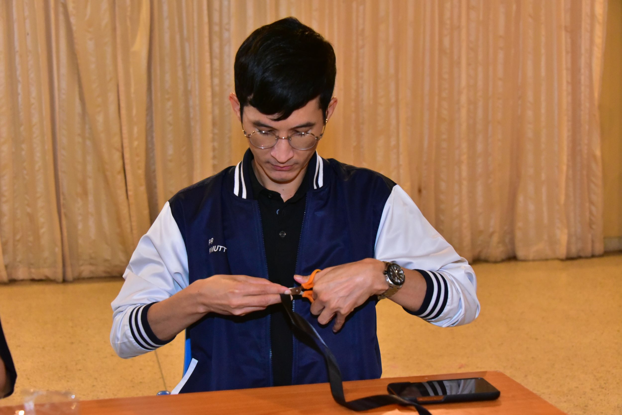 20251105 ร่วมประดิษฐ์ริบบิ้นดำ_48