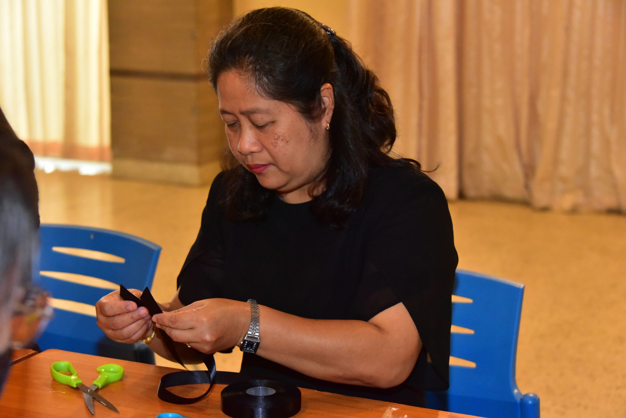 20251105 ร่วมประดิษฐ์ริบบิ้นดำ_49
