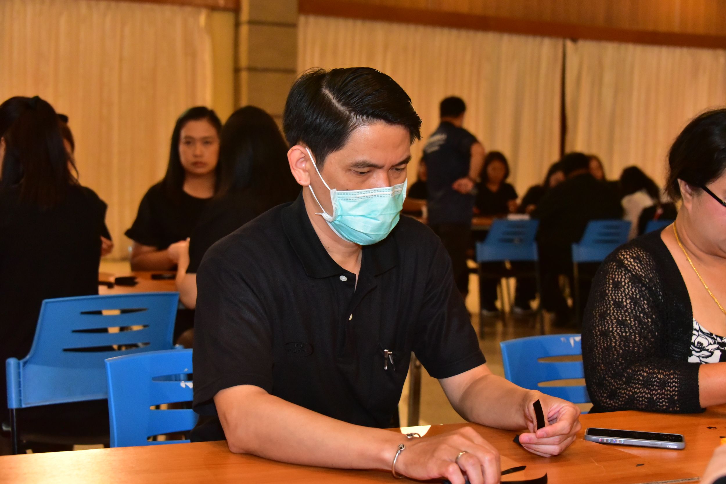 20251105 ร่วมประดิษฐ์ริบบิ้นดำ_55