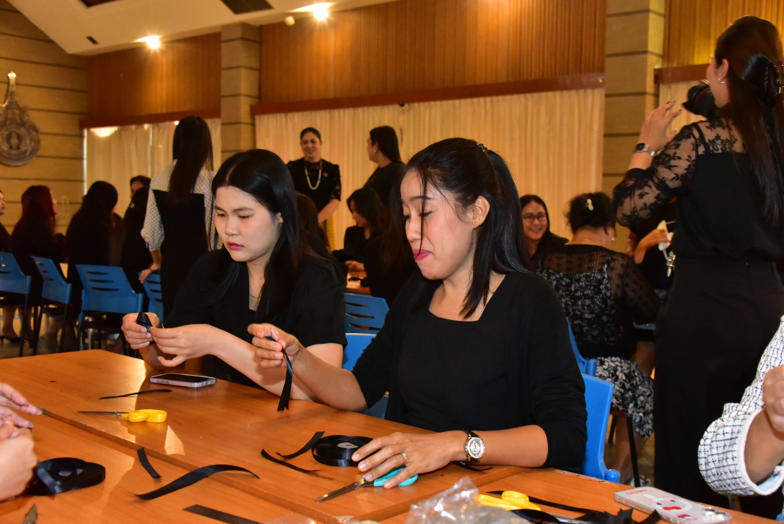 20251105 ร่วมประดิษฐ์ริบบิ้นดำ_57