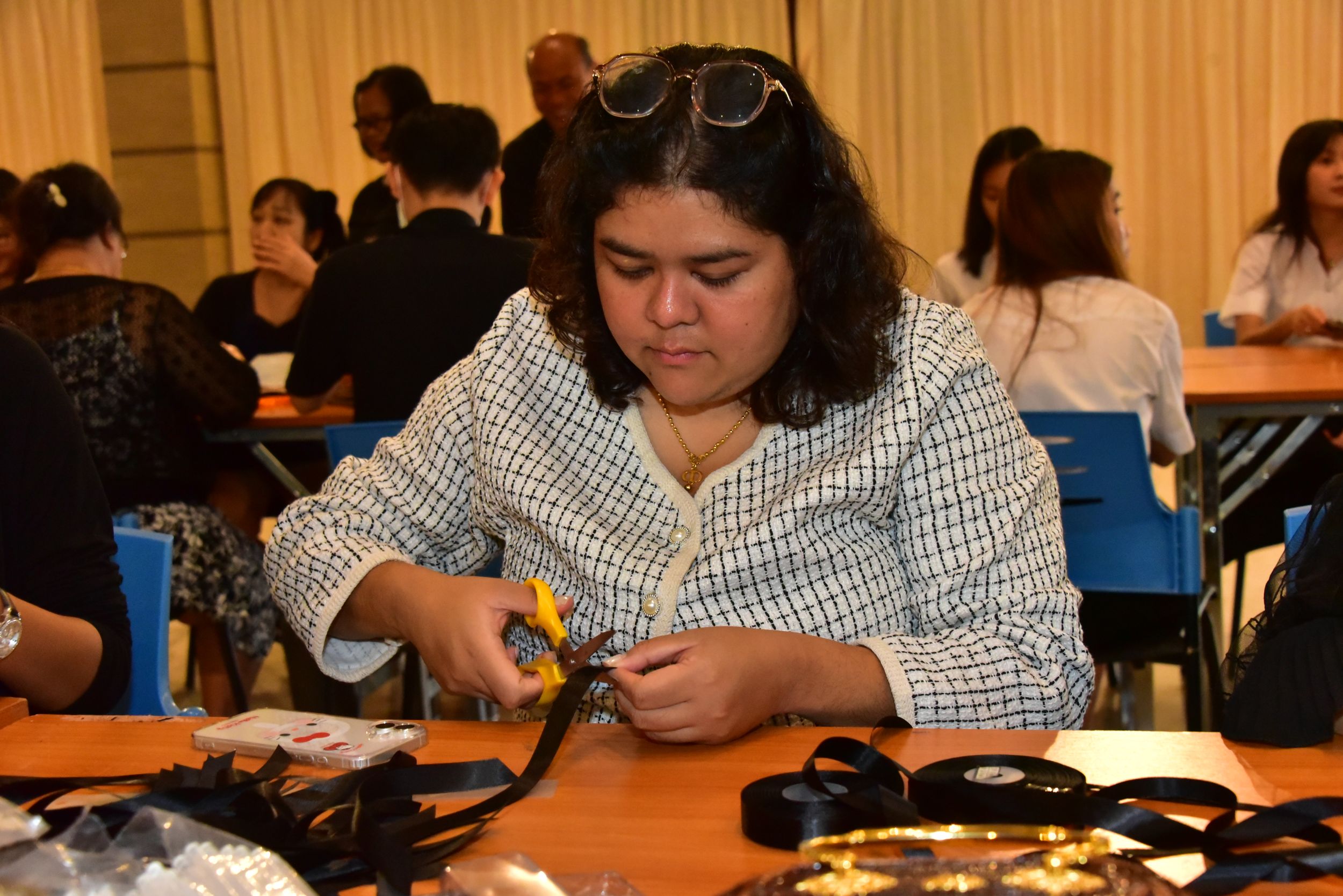 20251105 ร่วมประดิษฐ์ริบบิ้นดำ_58