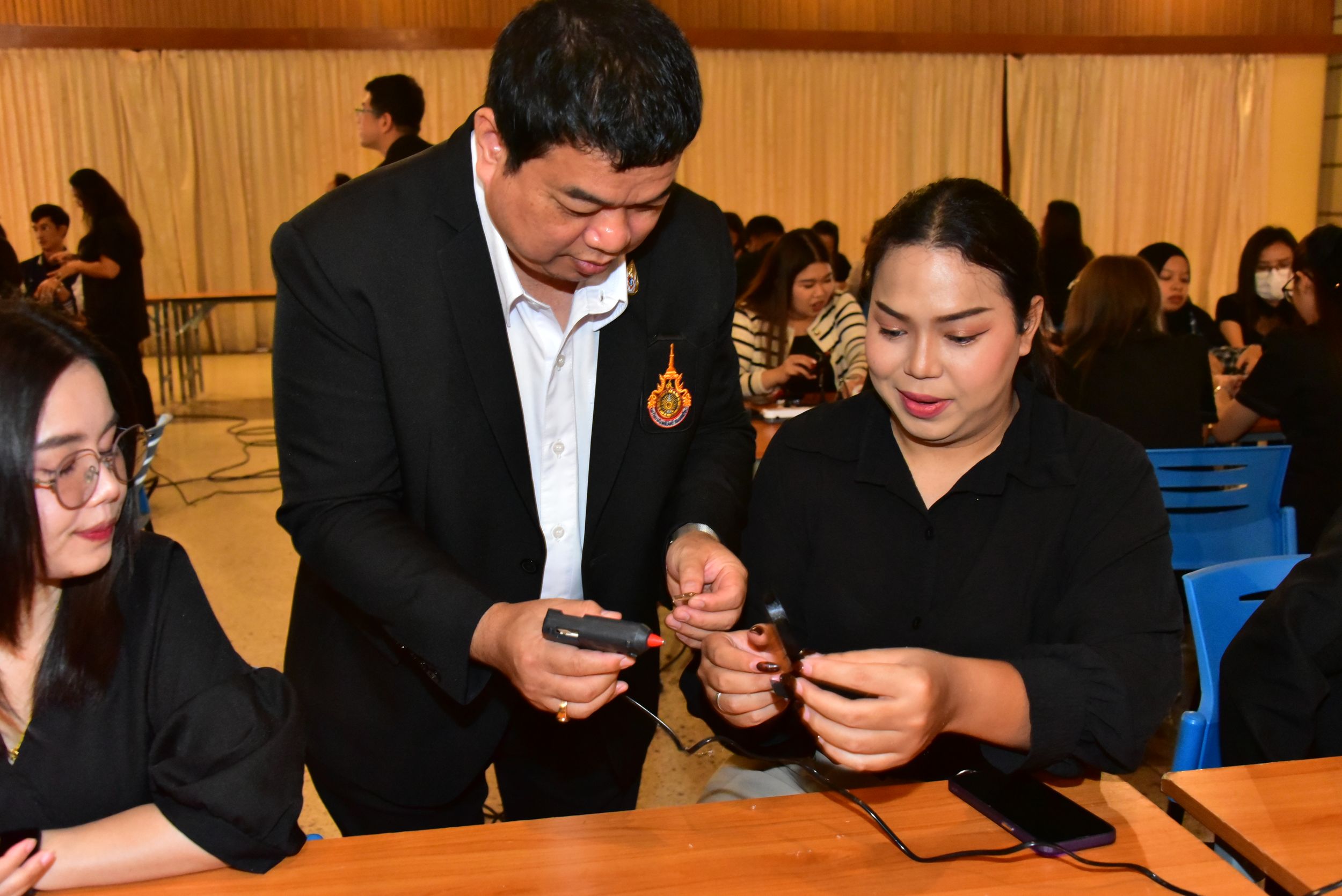 20251105 ร่วมประดิษฐ์ริบบิ้นดำ_68