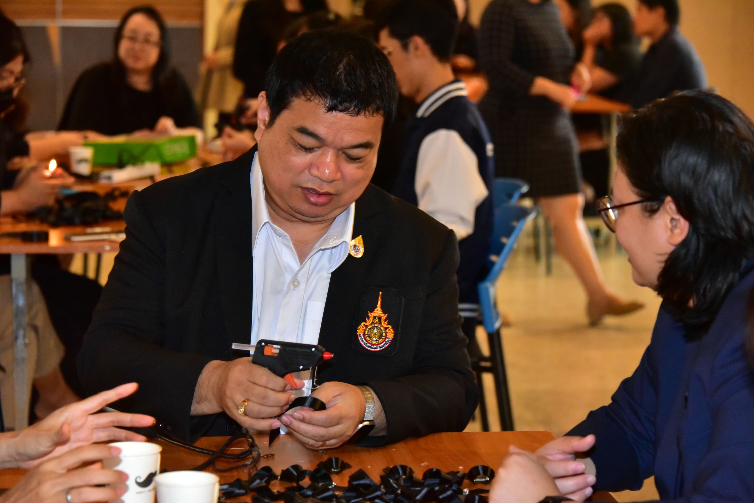 20251105 ร่วมประดิษฐ์ริบบิ้นดำ_73