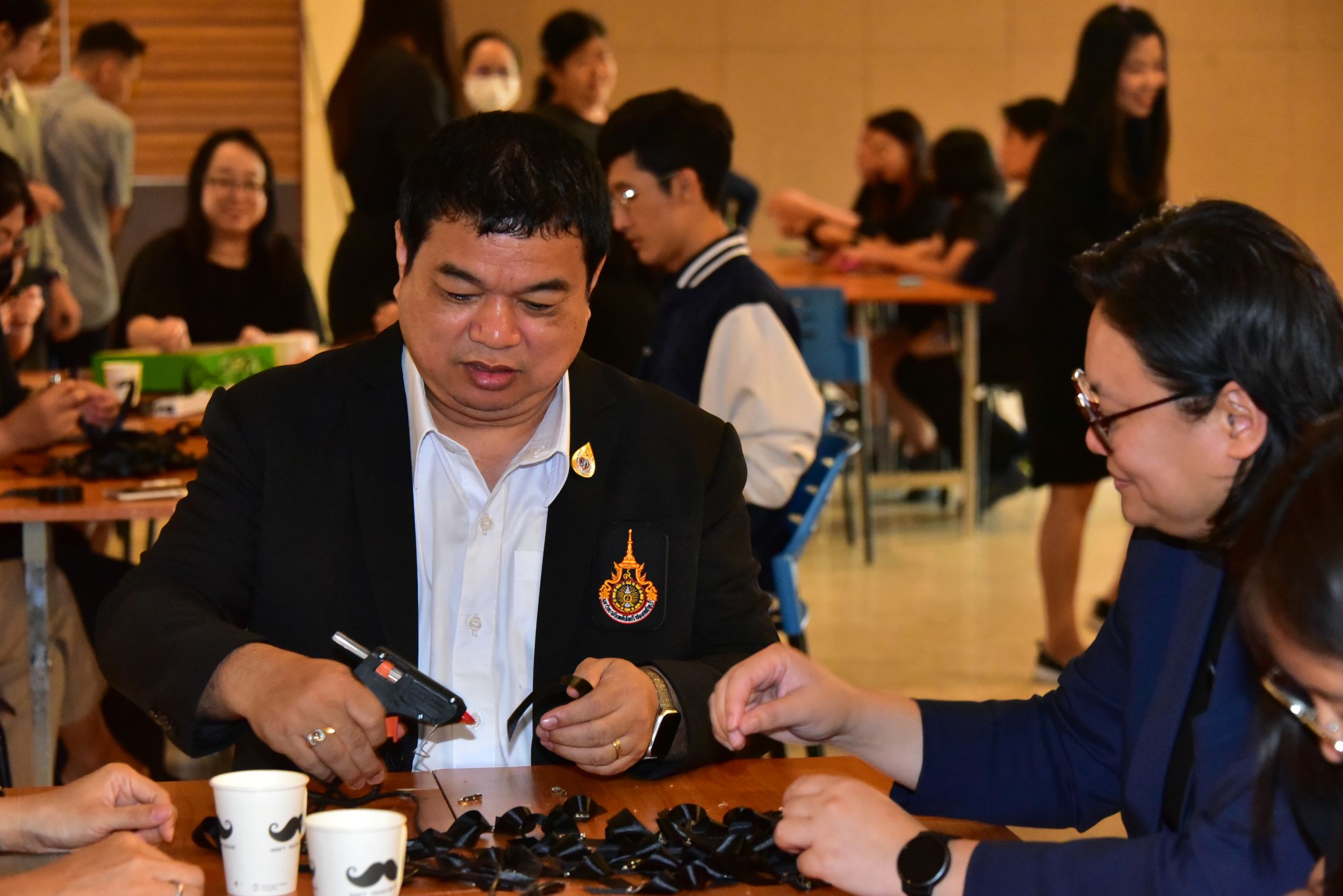 20251105 ร่วมประดิษฐ์ริบบิ้นดำ_74