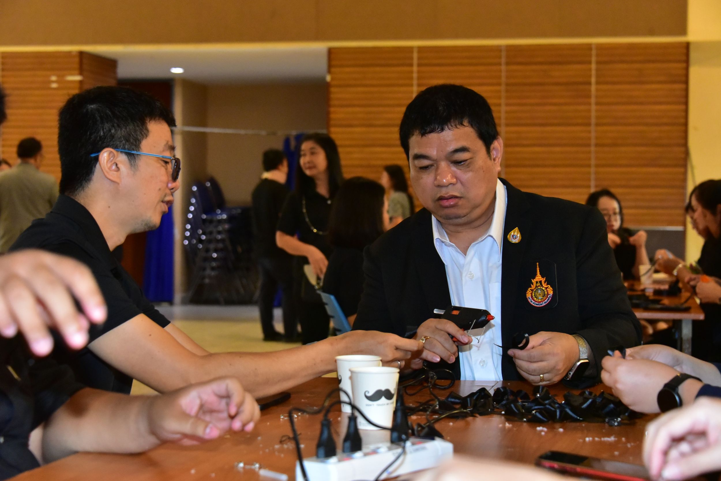 20251105 ร่วมประดิษฐ์ริบบิ้นดำ_77