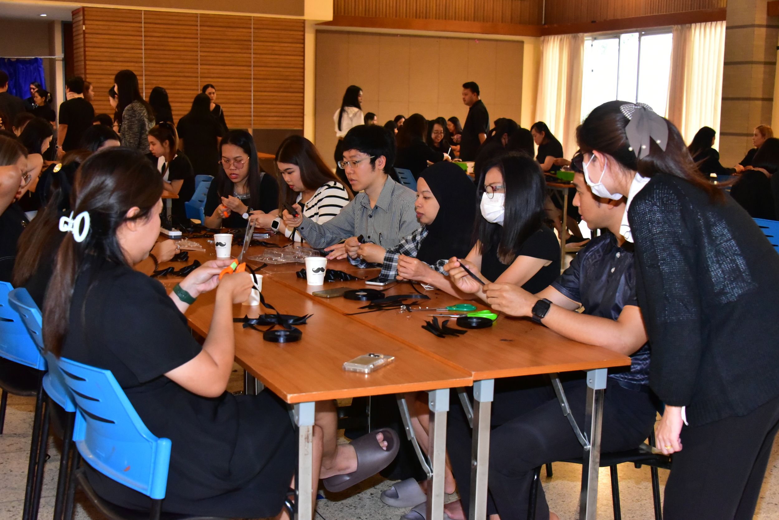20251105 ร่วมประดิษฐ์ริบบิ้นดำ_85