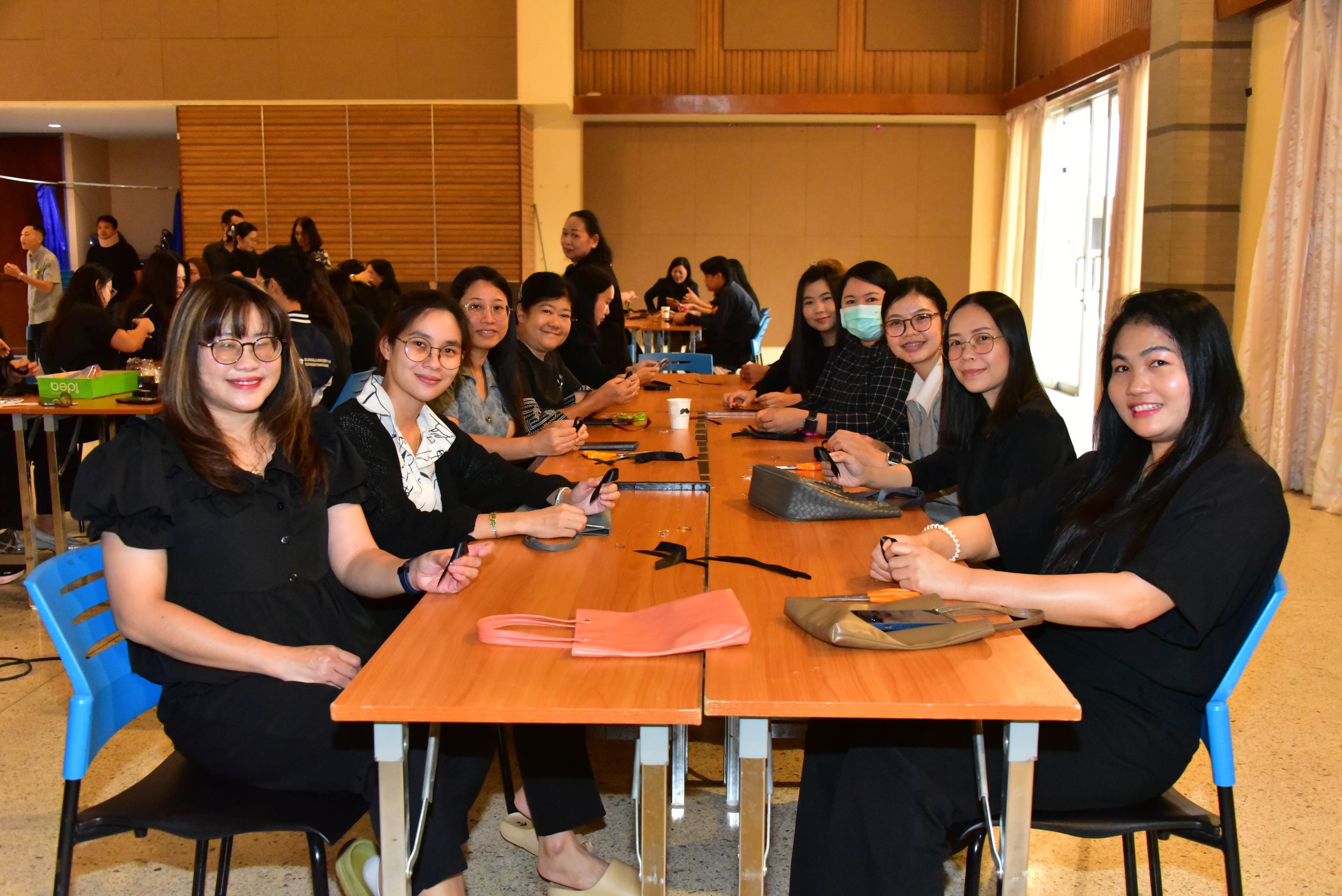 20251105 ร่วมประดิษฐ์ริบบิ้นดำ_86