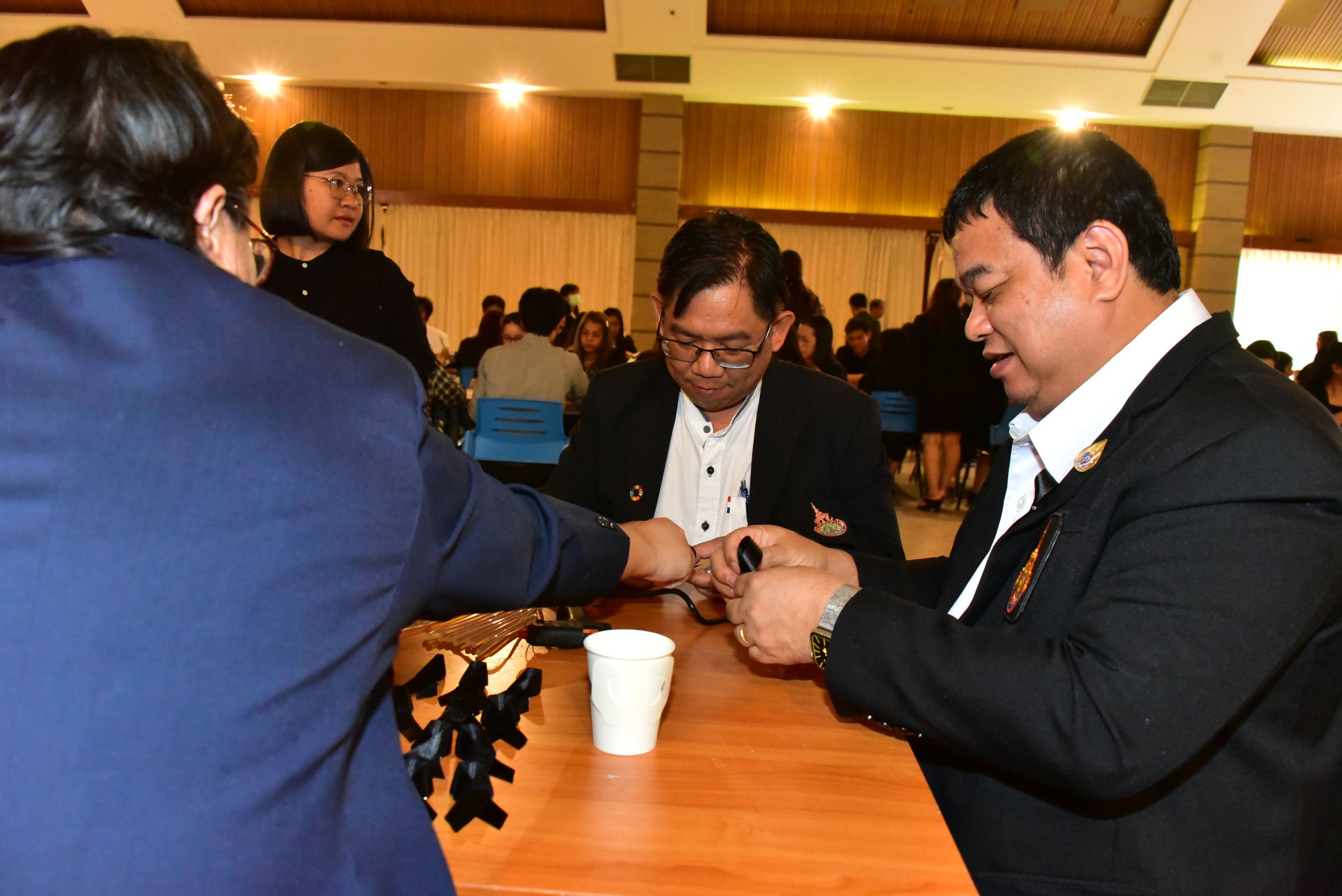 20251105 ร่วมประดิษฐ์ริบบิ้นดำ_91