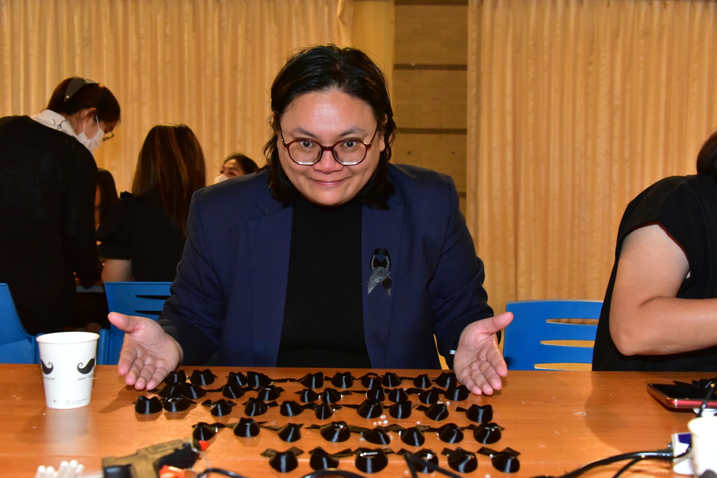 20251105 ร่วมประดิษฐ์ริบบิ้นดำ_93