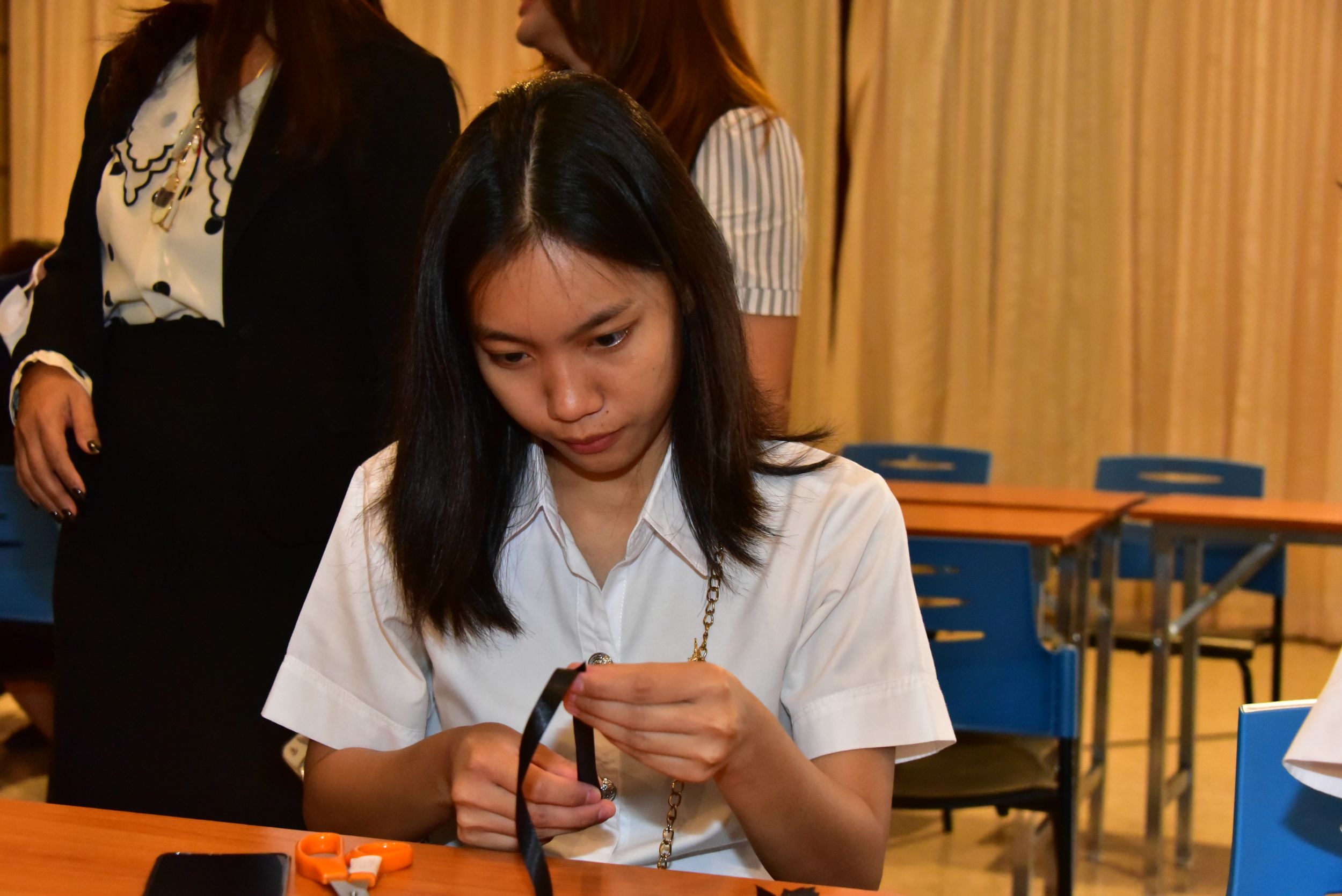 20251105 ร่วมประดิษฐ์ริบบิ้นดำ_94