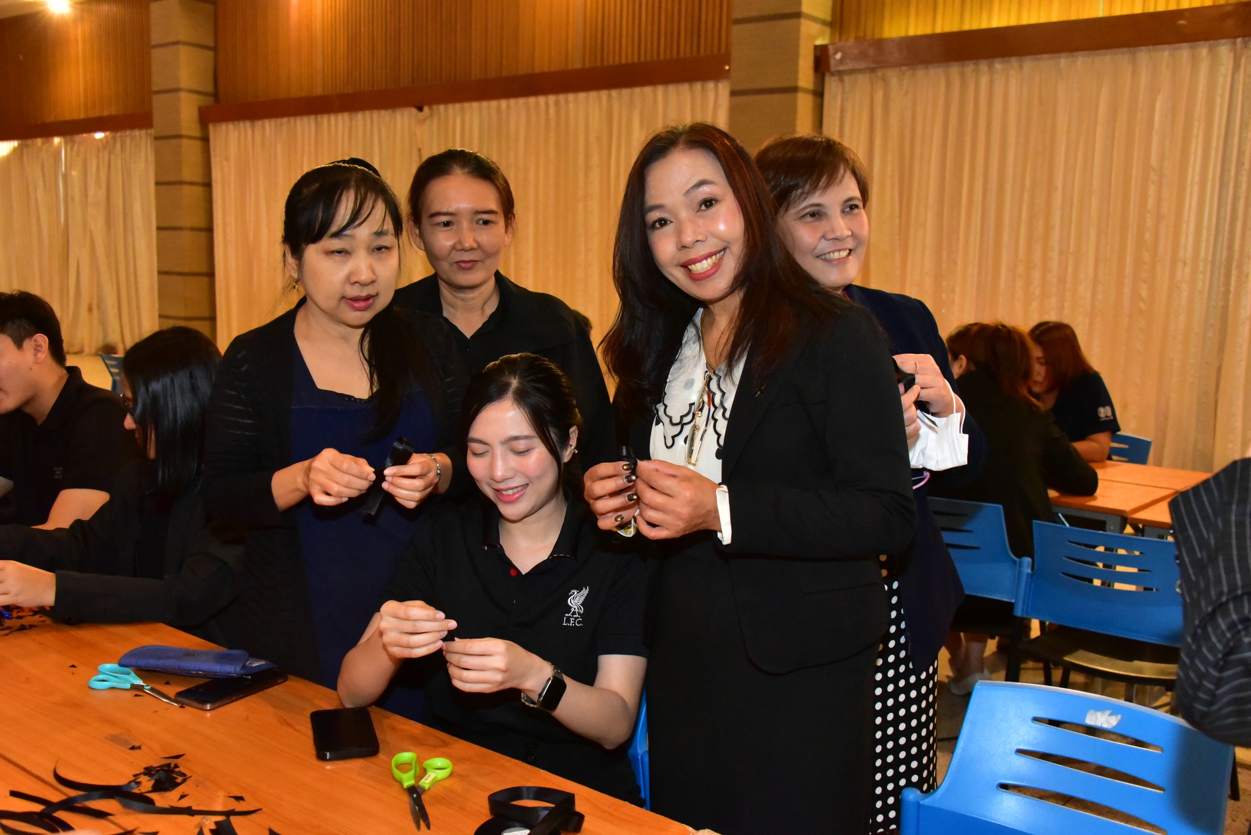 20251105 ร่วมประดิษฐ์ริบบิ้นดำ_96