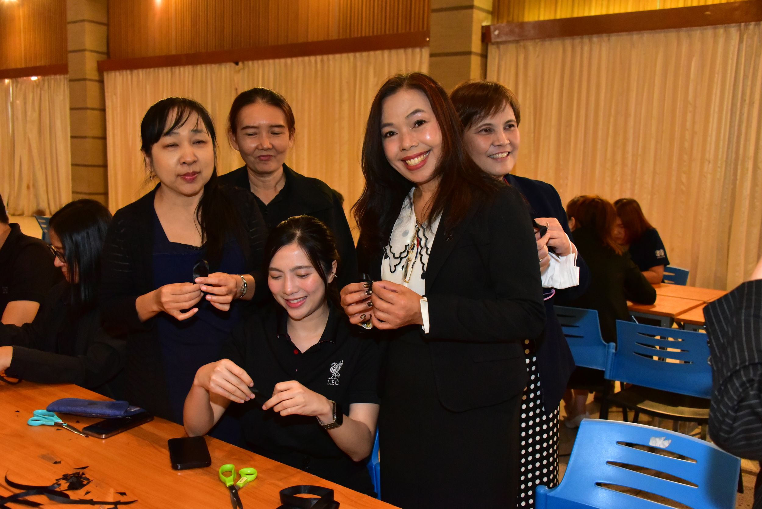 20251105 ร่วมประดิษฐ์ริบบิ้นดำ_97