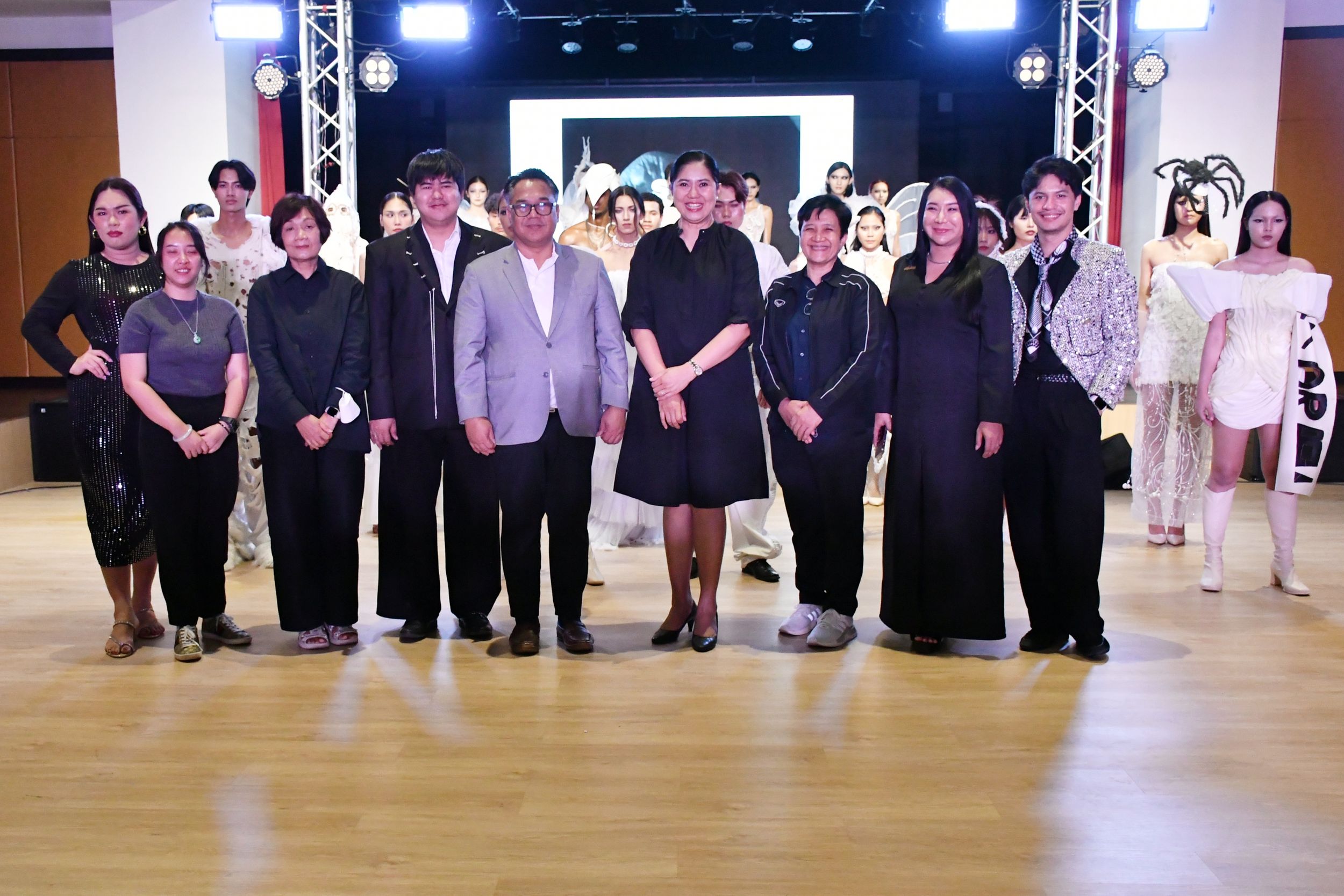 SATLAB FASHION EXPERIMENT By 1st Year Student_15