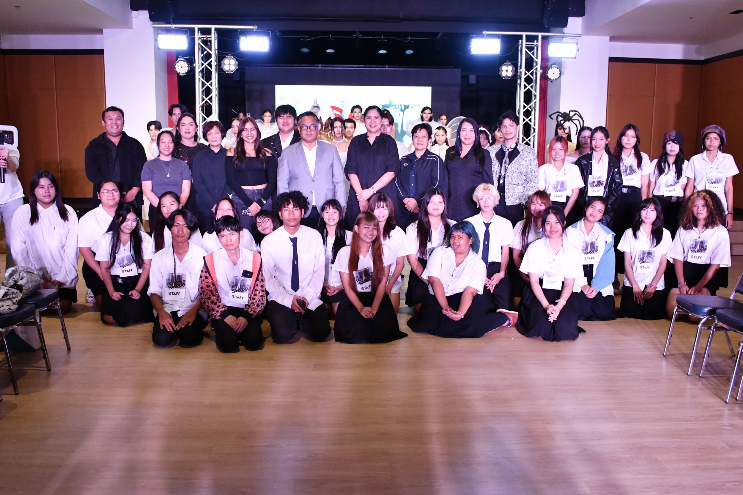 SATLAB FASHION EXPERIMENT By 1st Year Student_16