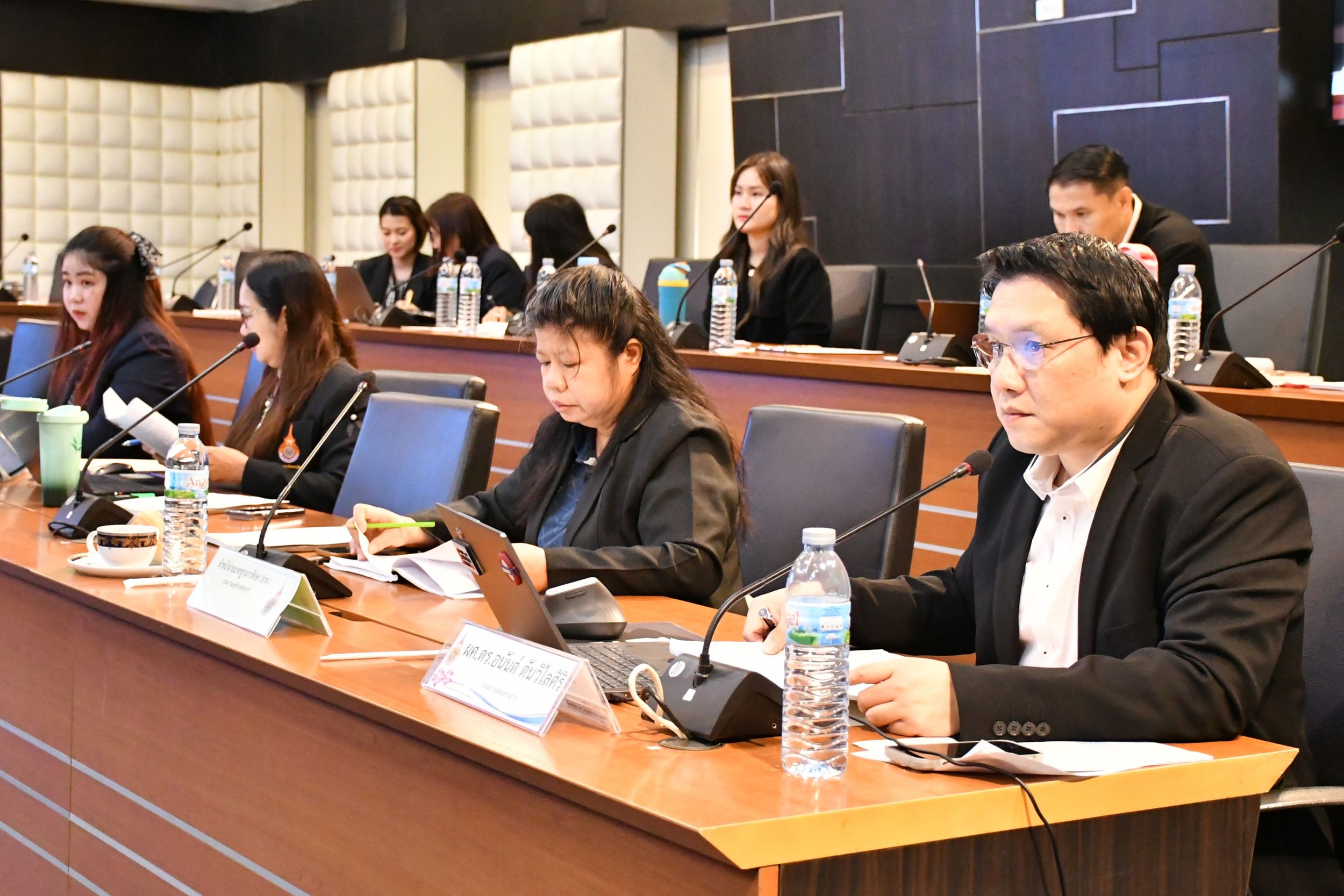 คณะกรรมการบริหารงานวิชาการและวิจัย _02