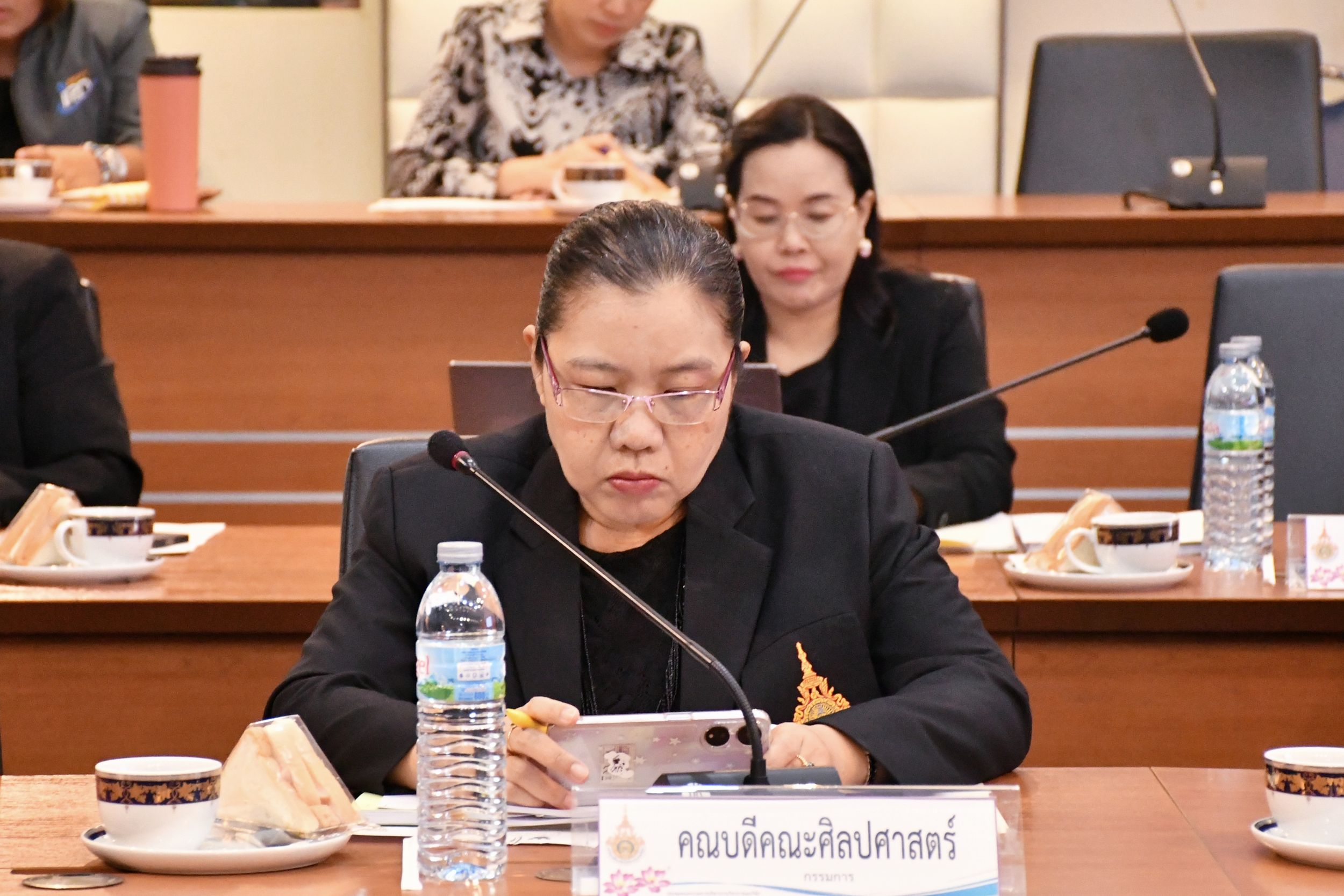 คณะกรรมการบริหารงานวิชาการและวิจัย _08