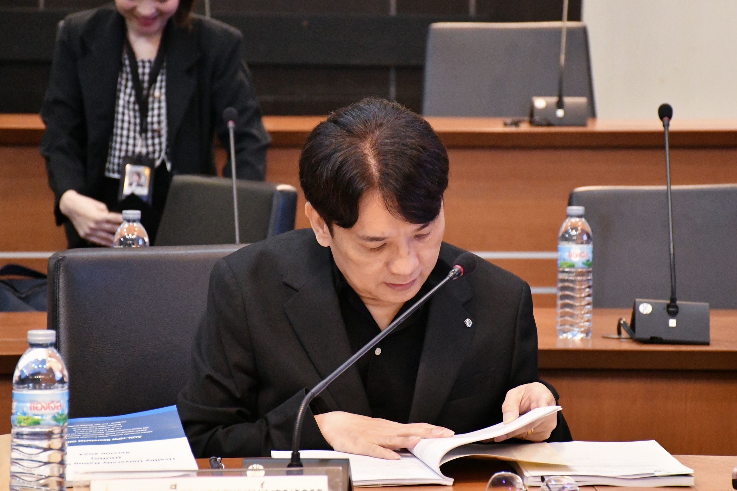 คณะกรรมการบริหารงานวิชาการและวิจัย _12