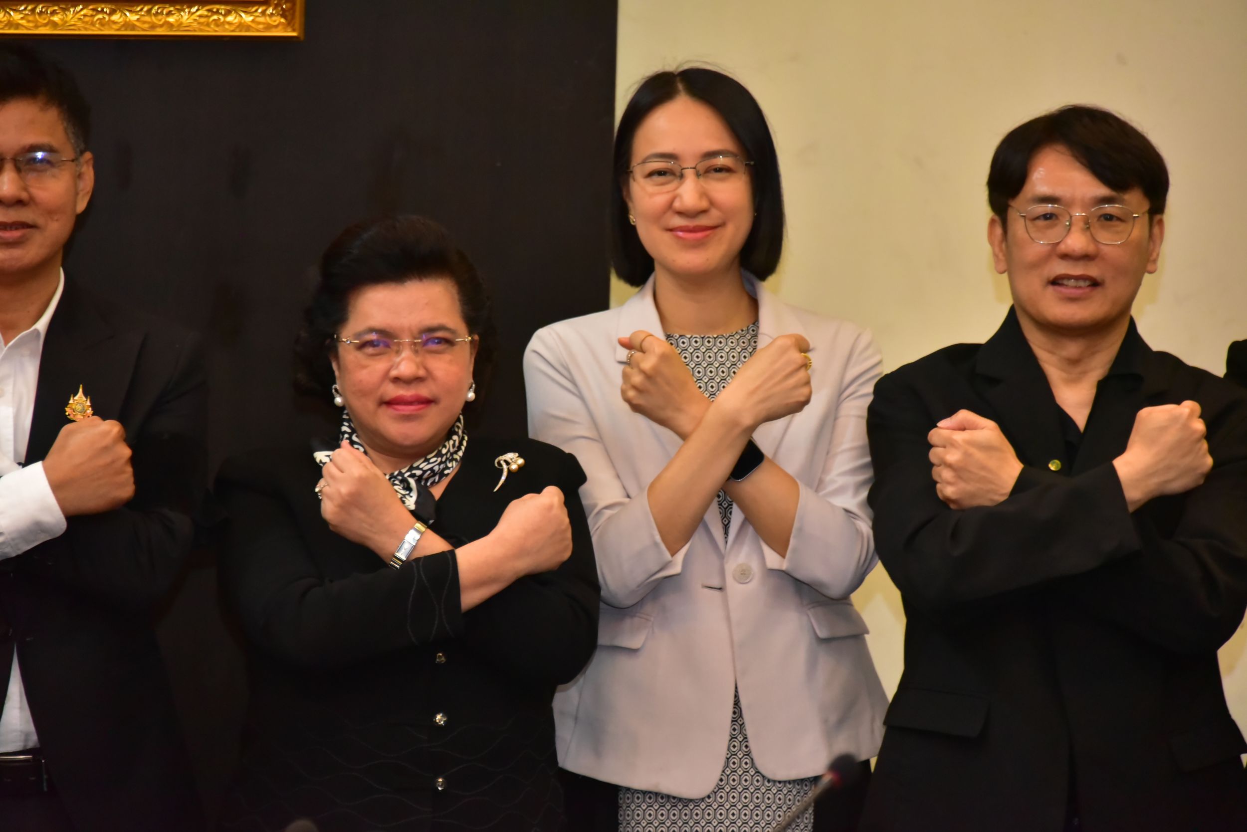 20251215 No Gift Policy_08