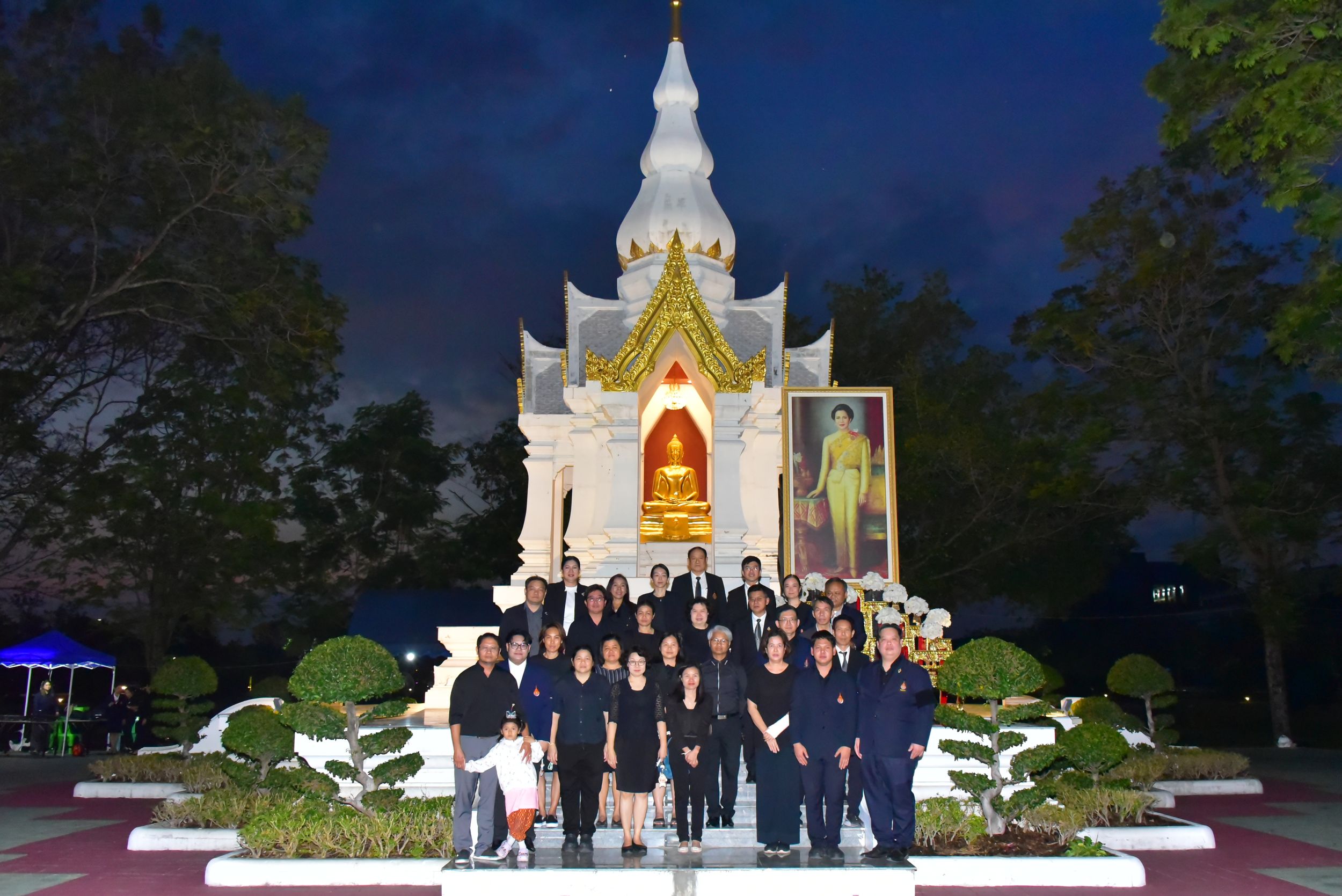 อาลัยถวายแด่พระบรมราชชนนีพันปีหลวง _03