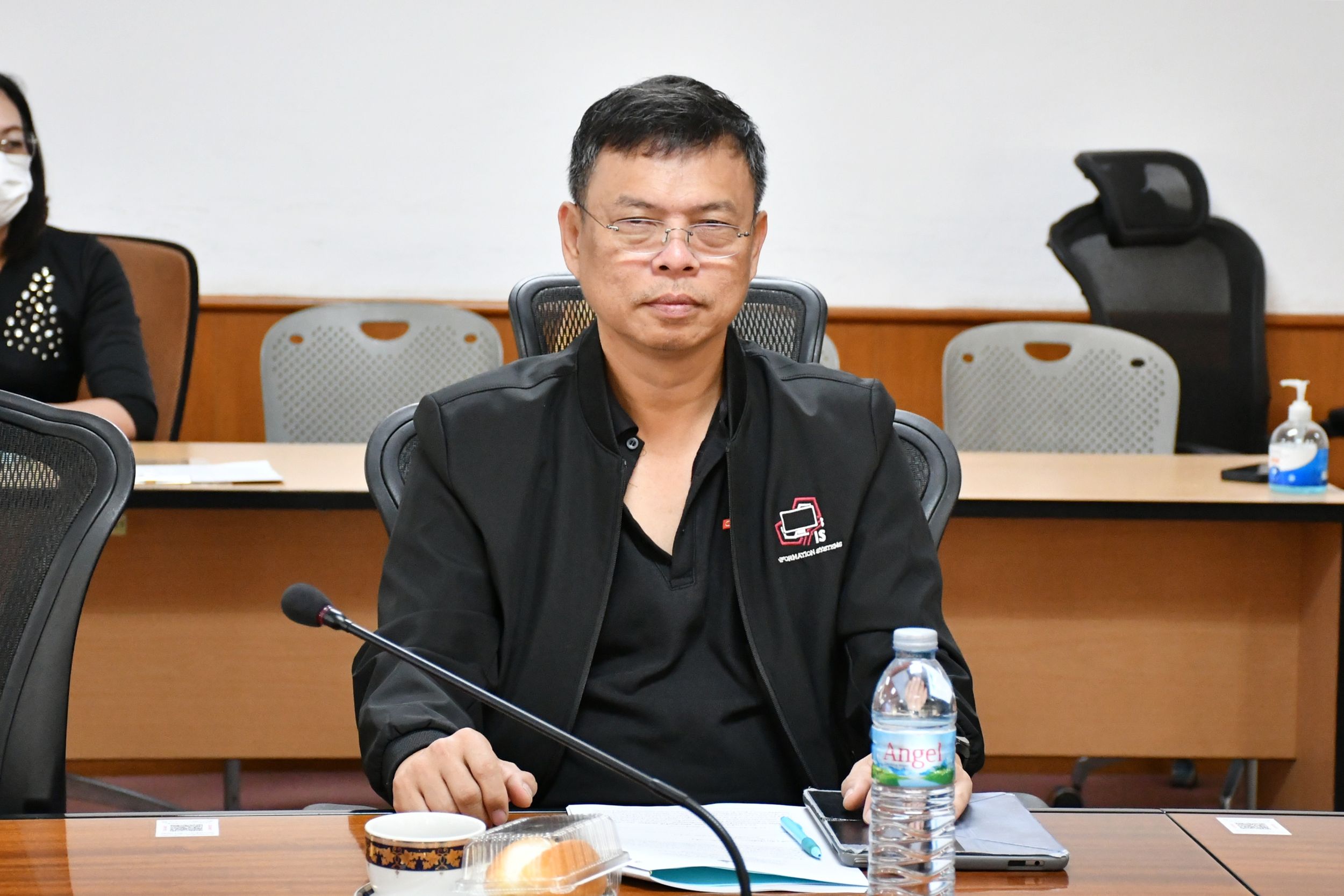 ประชุมคณะกรรมการสภาคณาจารย์และข้าราชการ _09