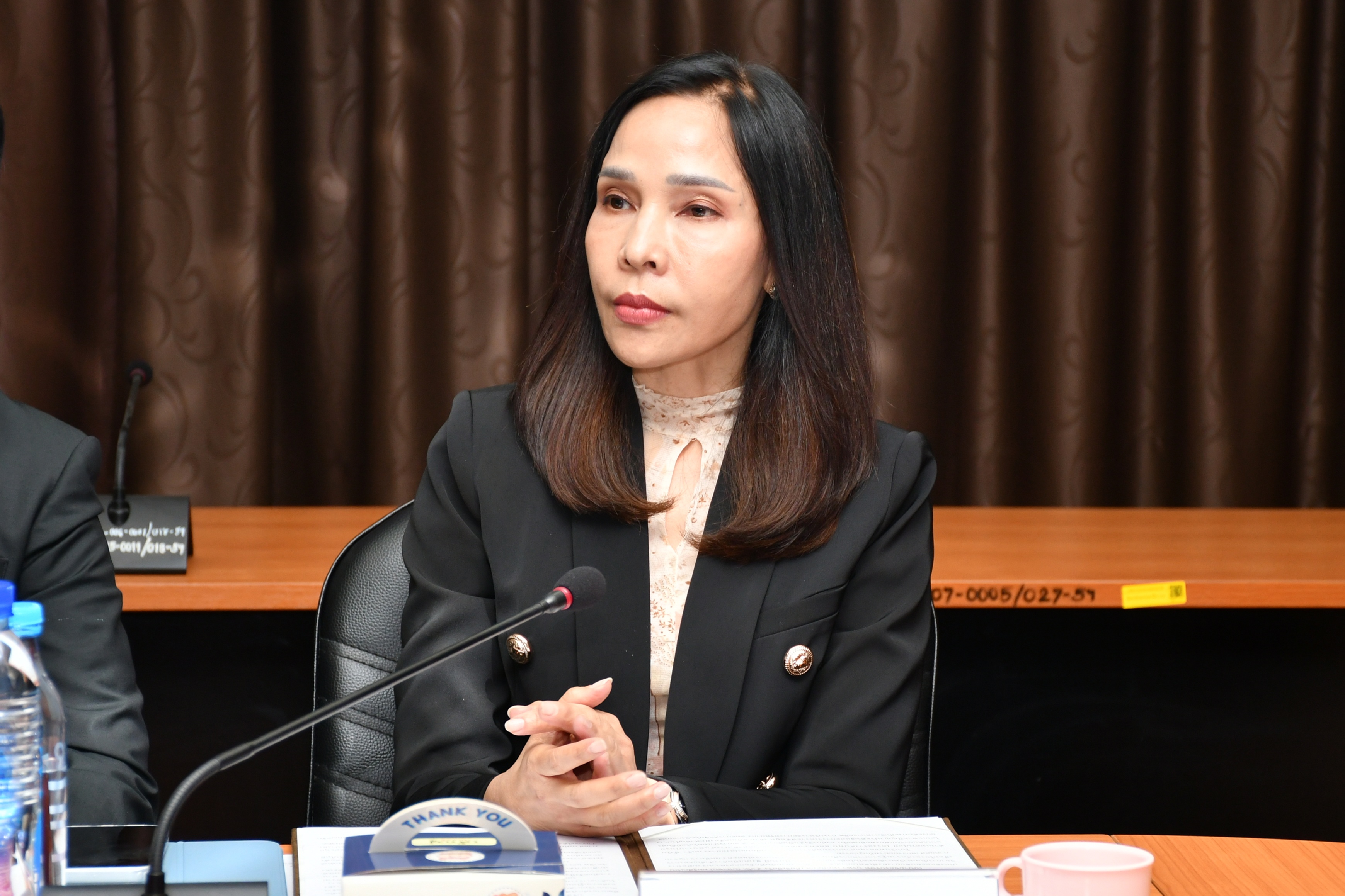 คุณชุติกาญจน์ คงคานนท์ ผู้บริหารจากบริษัท บูรพา เทคนิคอล เอ็นจิเนียริ่ง จำกัด (มหาชน) ในพิธีลงนามบันทึกความเข้าใจ (MOU) ร่วมกับ RMUTT