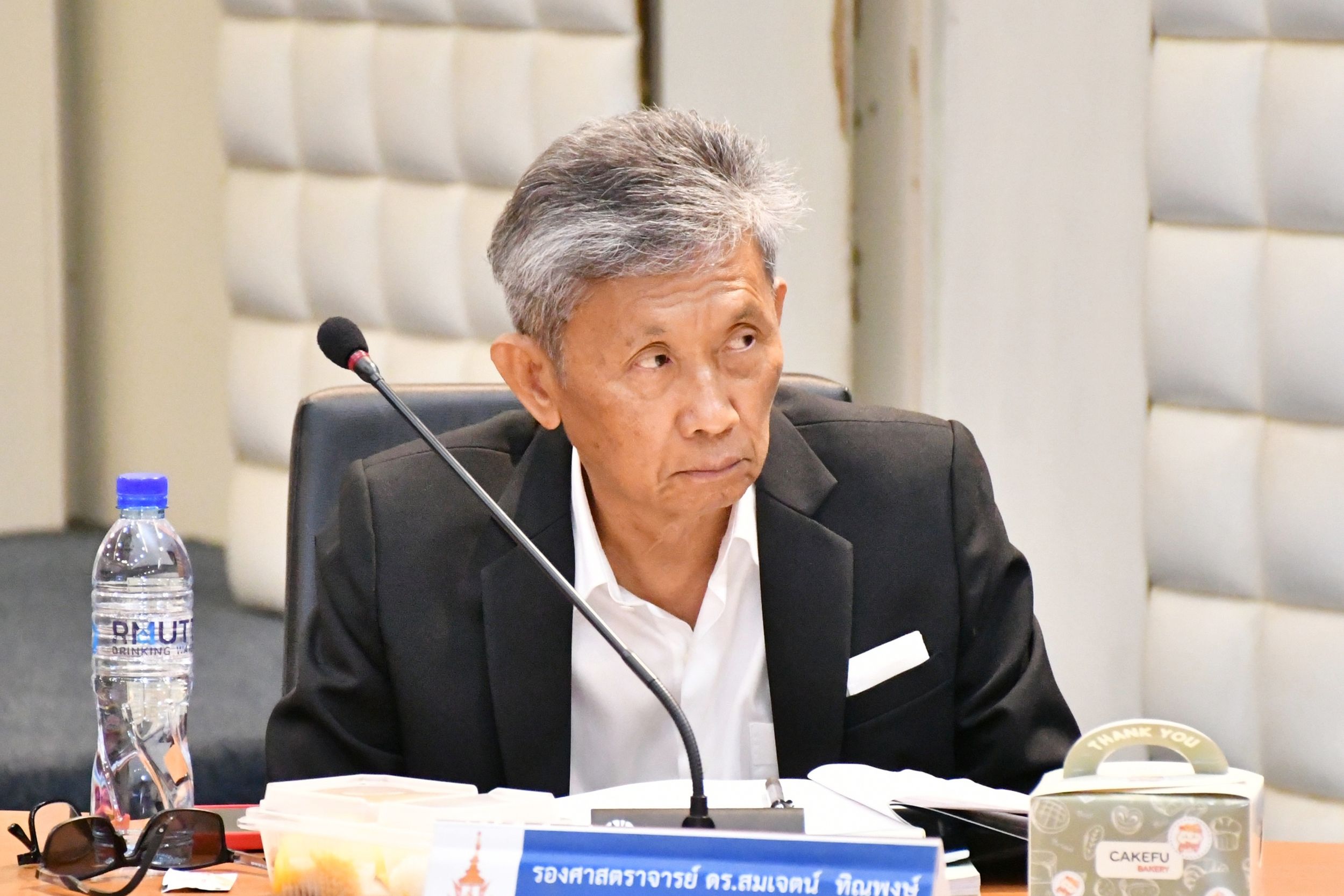 ประชุมสภา มทร.ธัญบุรี _07