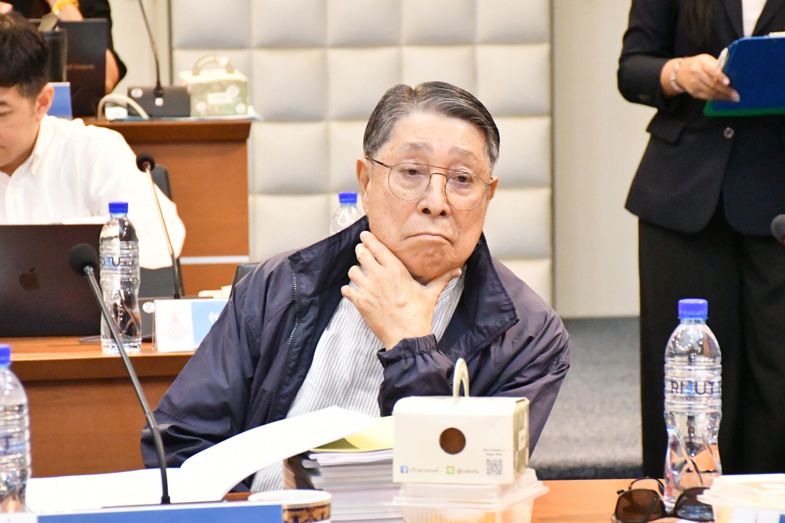 ประชุมสภา มทร.ธัญบุรี _08