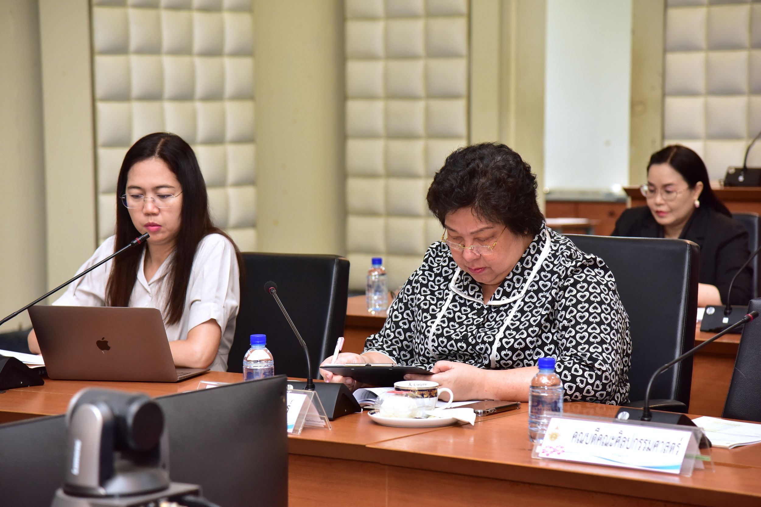 ประชุมคณะกรรมการบริหารงานวิชาการและวิจัย_03