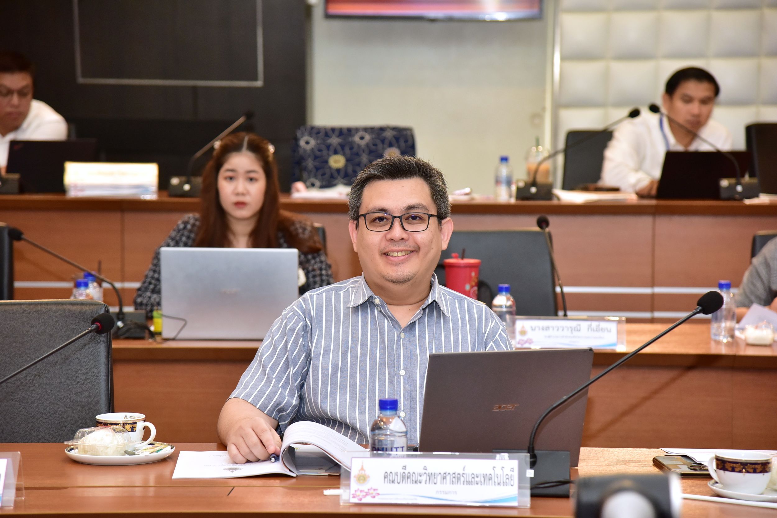 ประชุมคณะกรรมการบริหารงานวิชาการและวิจัย_09