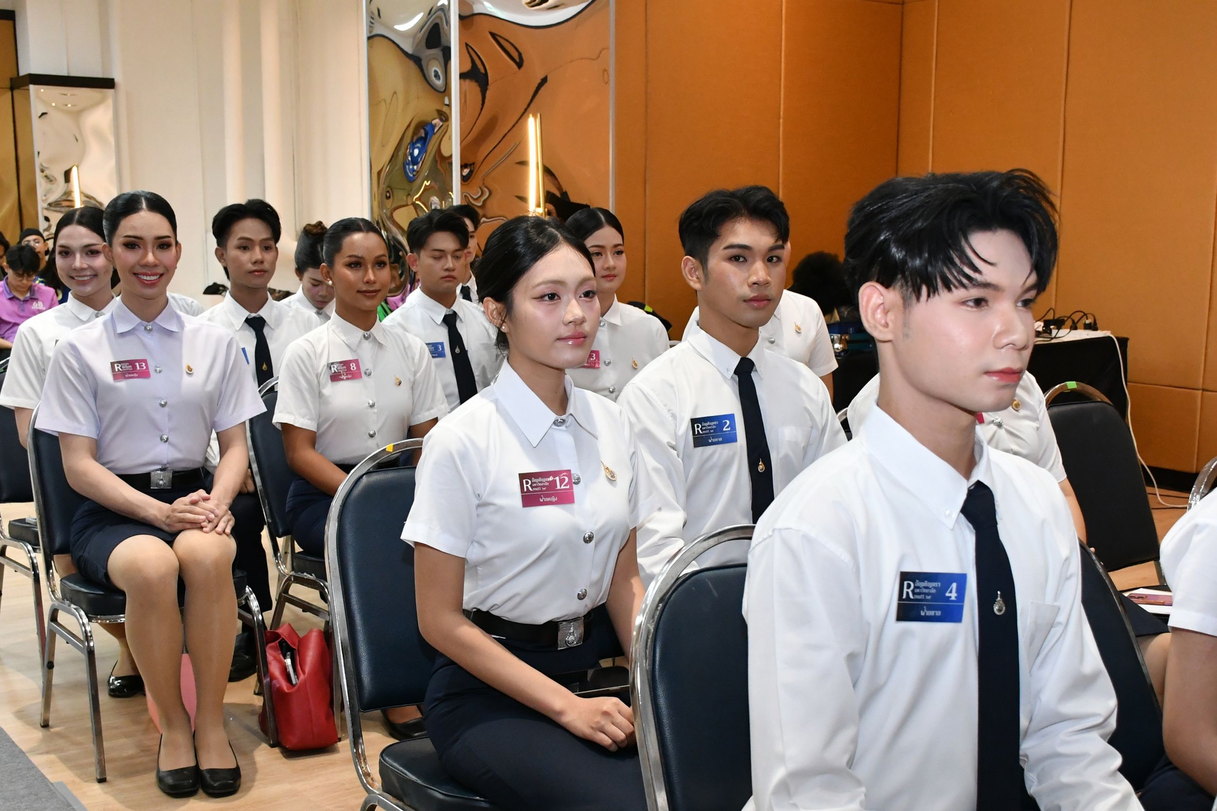 ค้นหาตัวแทนผู้อัญเชิญตรามหาวิทยาลัย และสุดย_10
