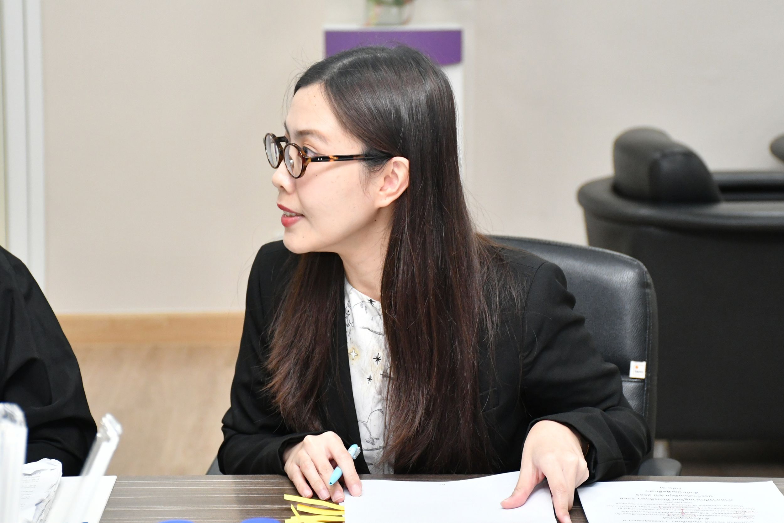 ประชุมคณะกรรมการกลั่นกรองบทคัดย่อ_03