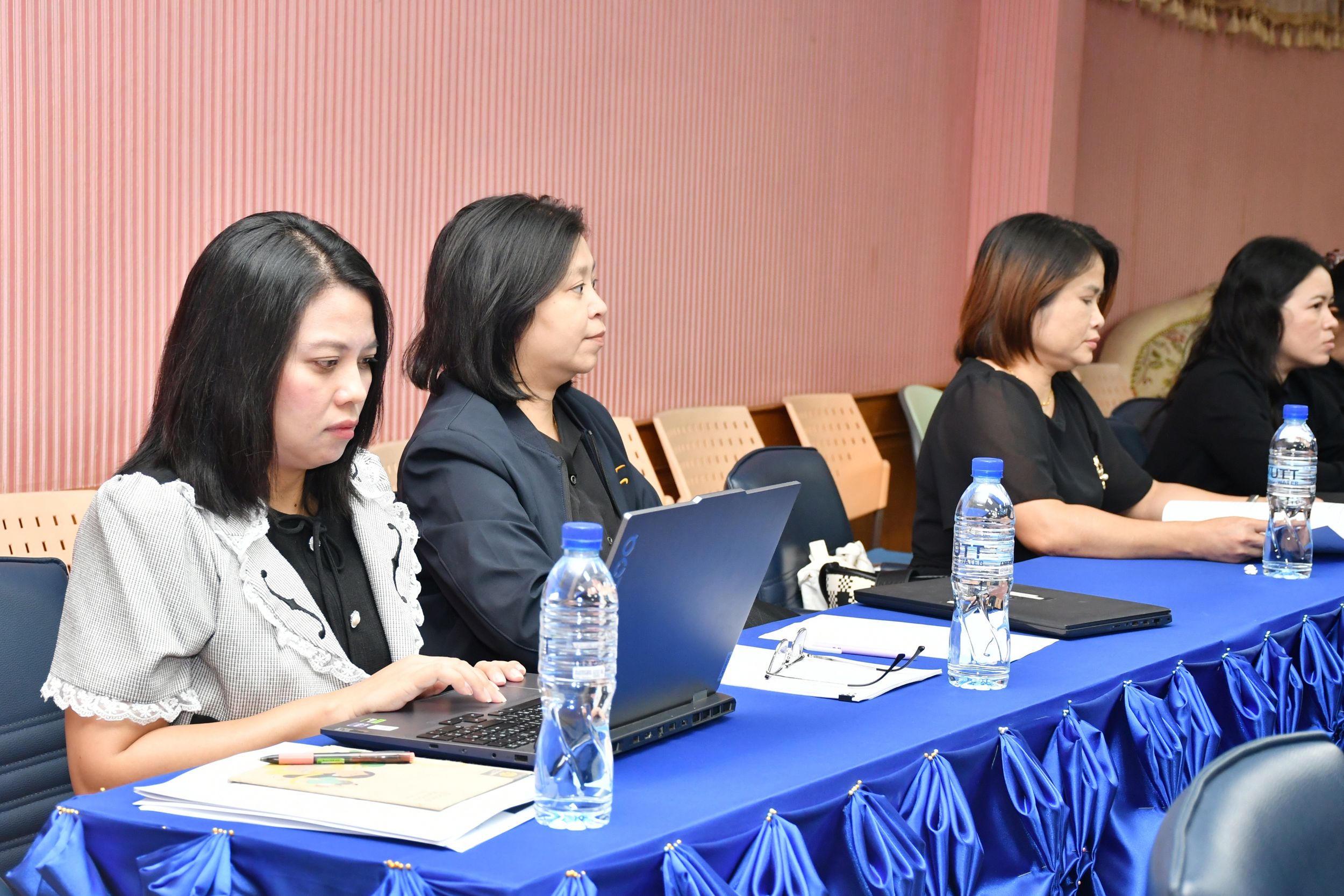 ประชุมคณะกรรมการแลกเปลี่ยนเรียนรู้_11
