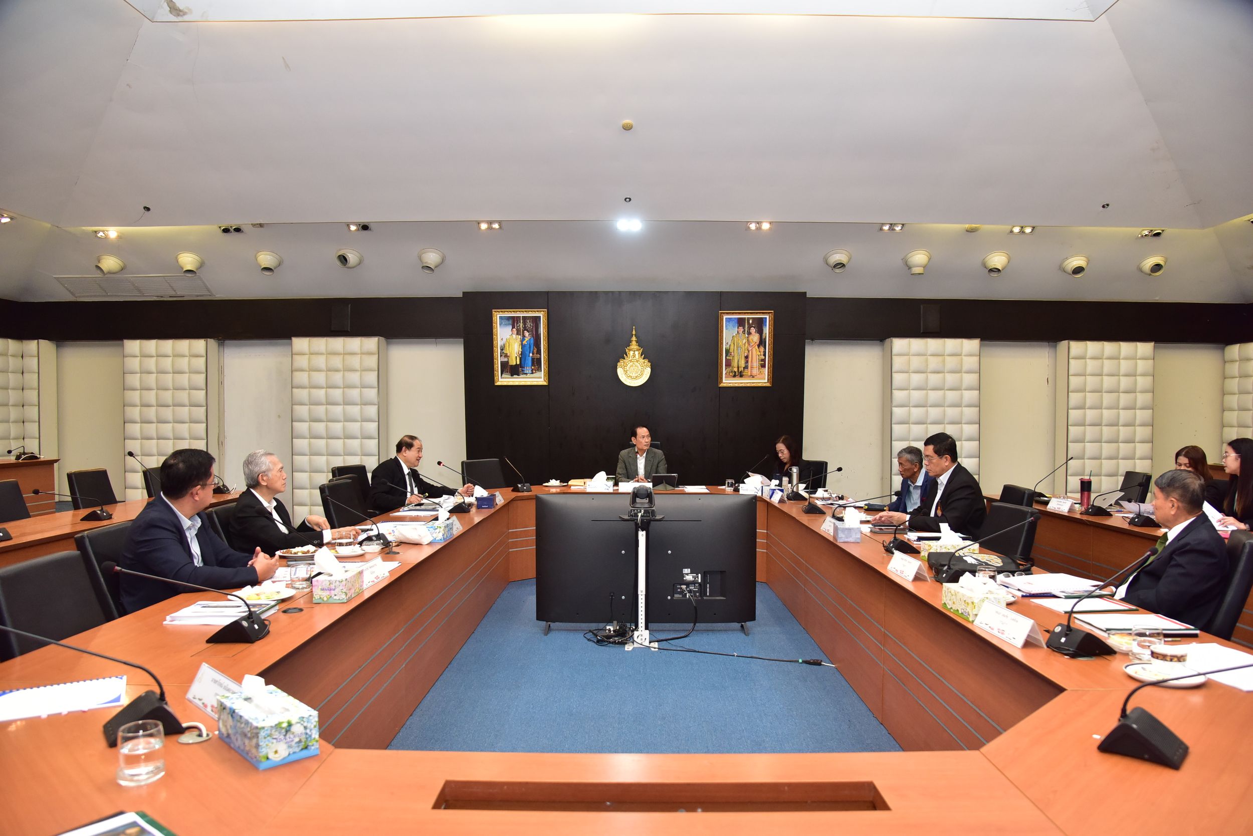 ประชุมคณะกรรมการการเงินและทรัพย์สิน ครั้งที่ 10_02