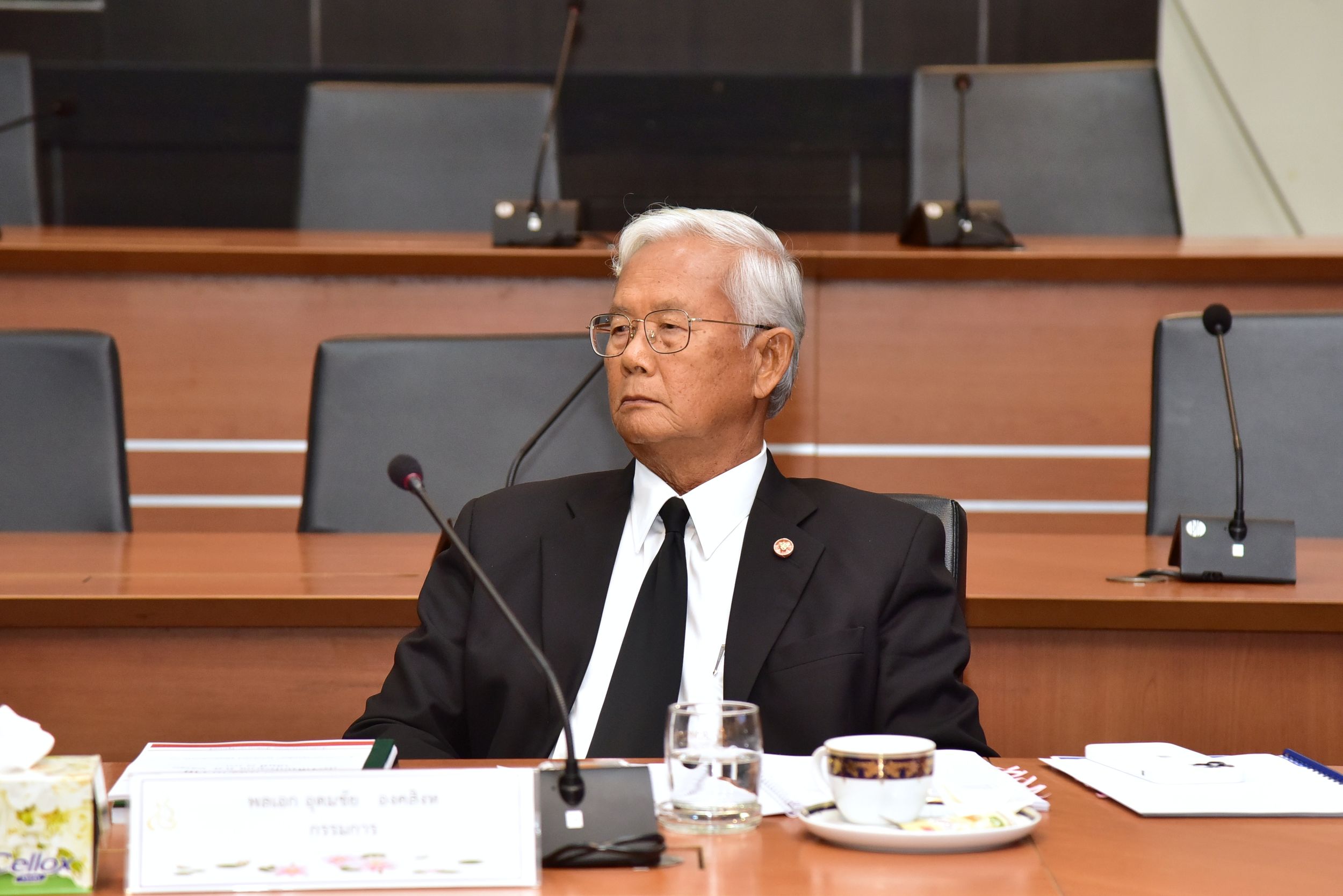 ประชุมคณะกรรมการการเงินและทรัพย์สิน ครั้งที่ 10_03