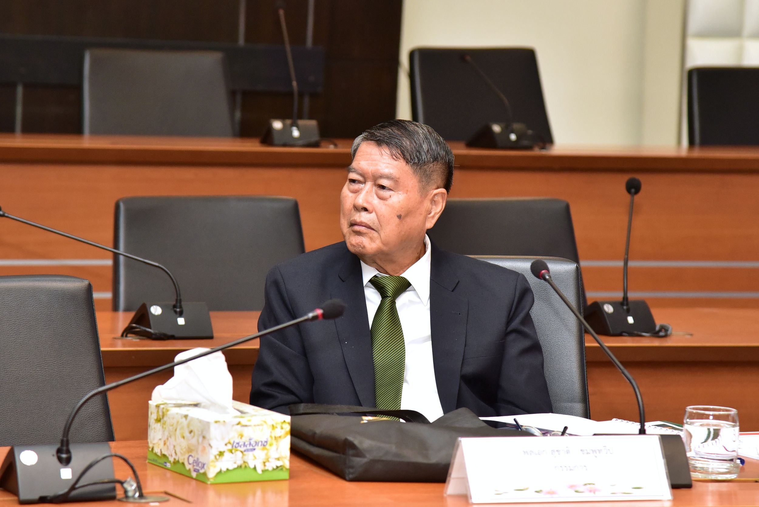 ประชุมคณะกรรมการการเงินและทรัพย์สิน ครั้งที่ 10_04