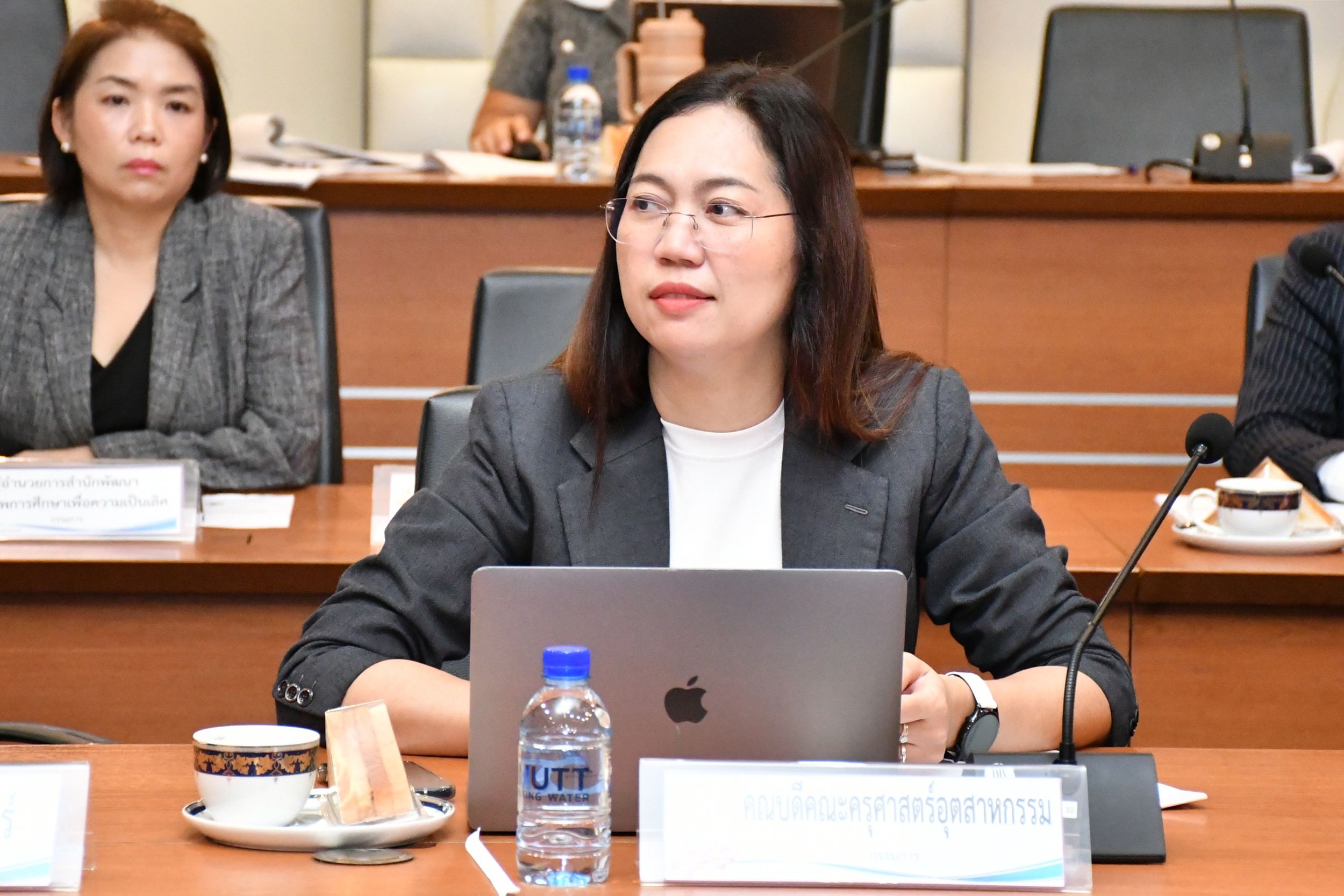 ประชุมคณะกรรมการบริหารงานวิชาการและวิจัย _03