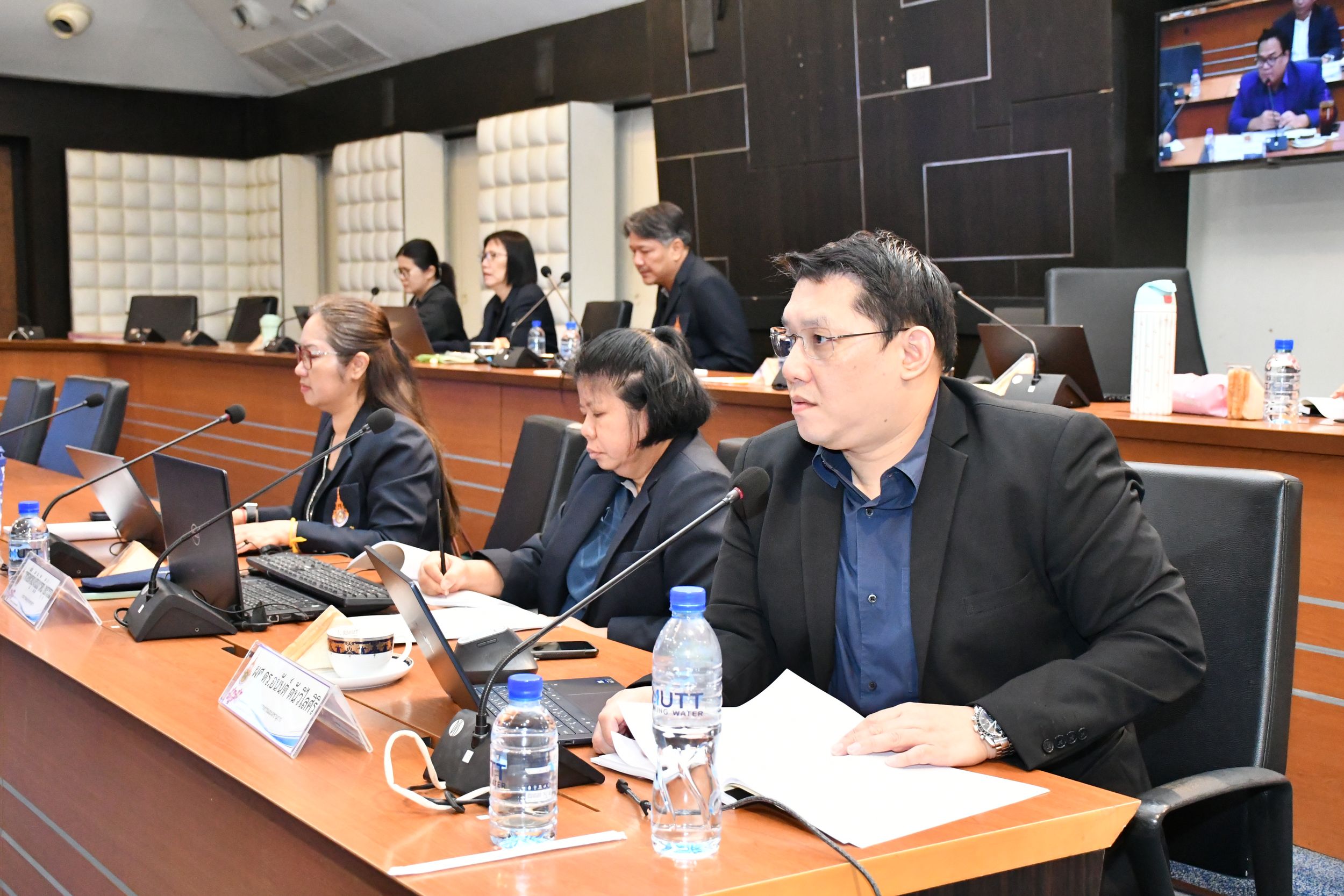 ประชุมคณะกรรมการบริหารงานวิชาการและวิจัย _10