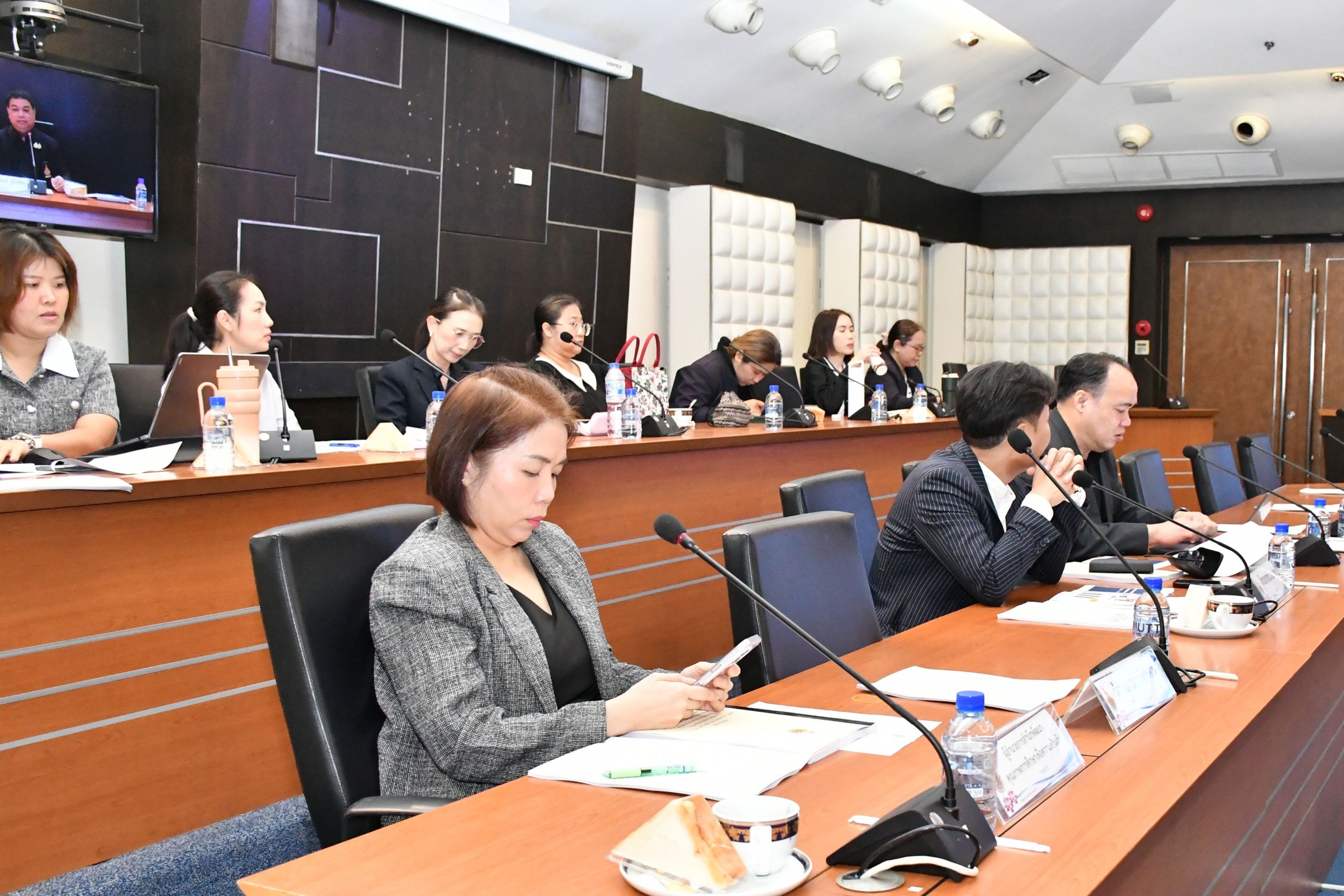 ประชุมคณะกรรมการบริหารงานวิชาการและวิจัย _13