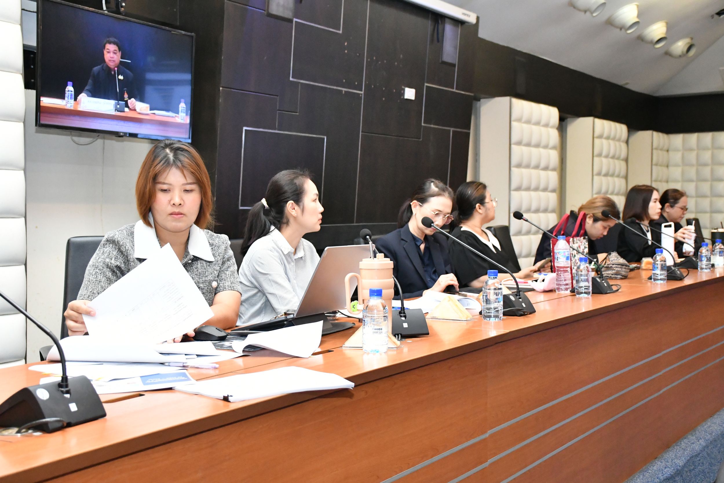 ประชุมคณะกรรมการบริหารงานวิชาการและวิจัย _14