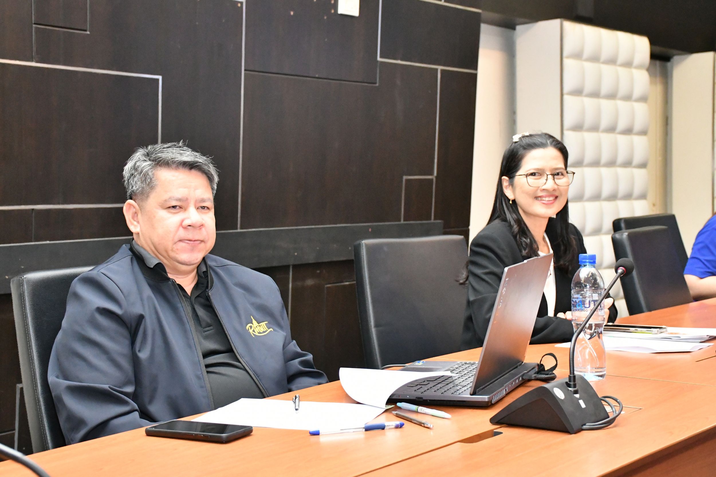 มทร.ธัญบุรี ประชุมเตรียมความพร้อมพิธีถวายผ้า_11
