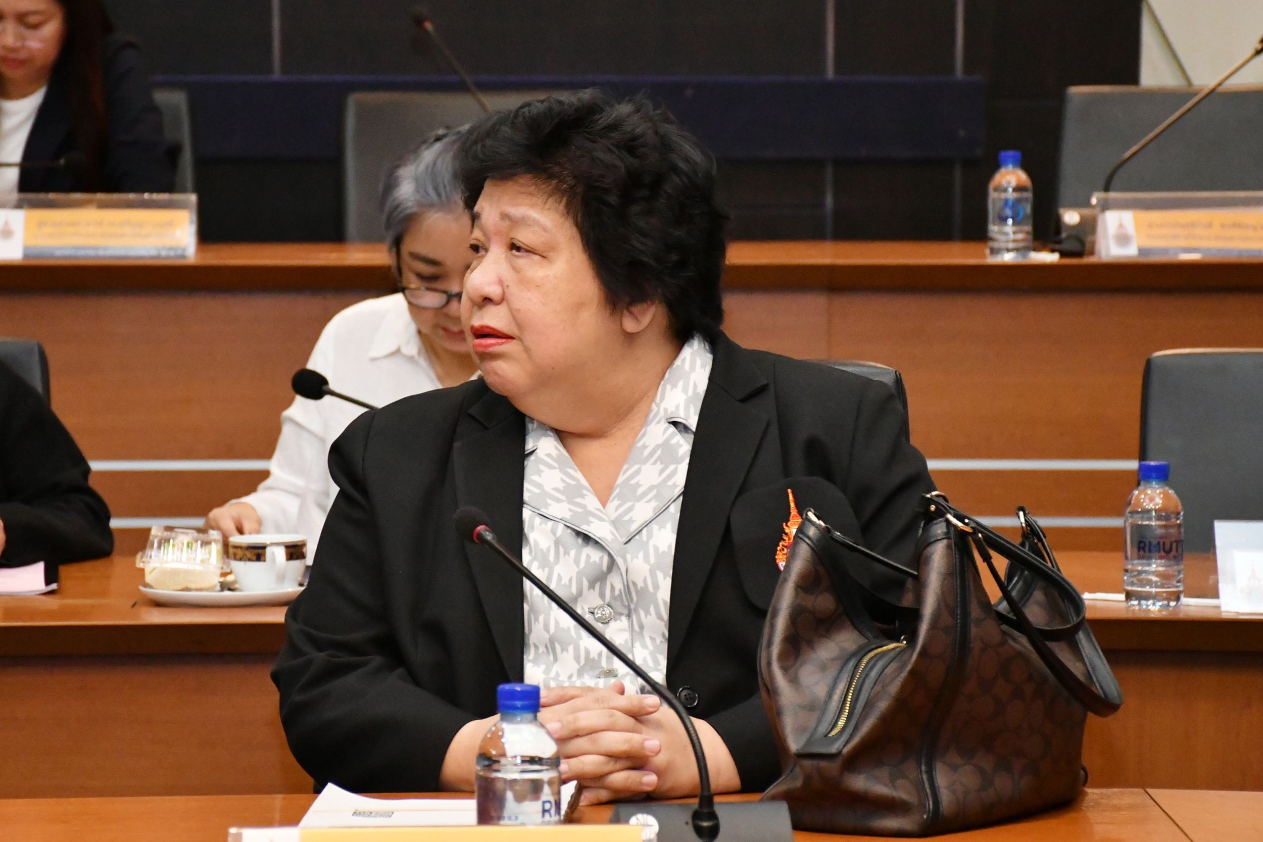ประชุมสภาวิชาการ มทร.ธัญบุรี_04